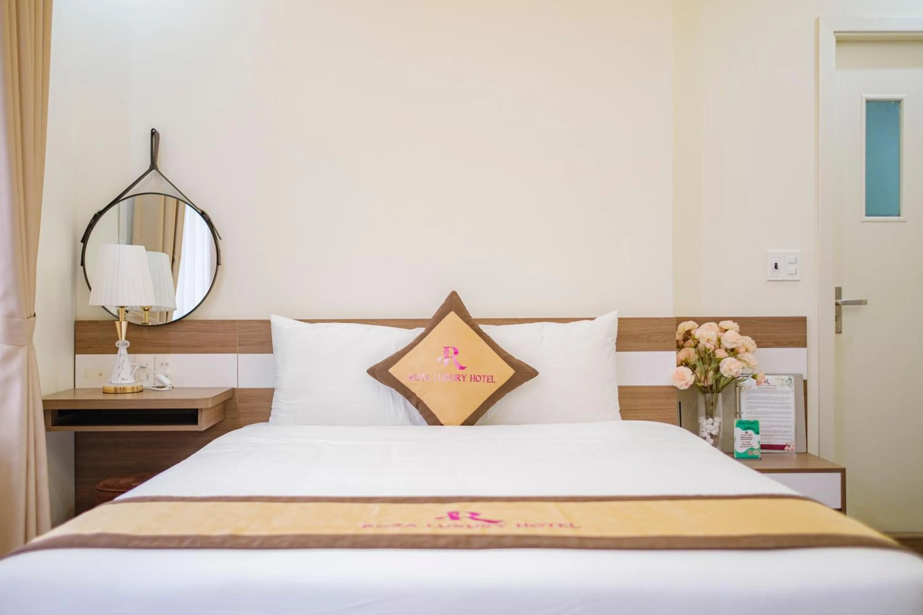 Bed in Roza Palace Cat Ba