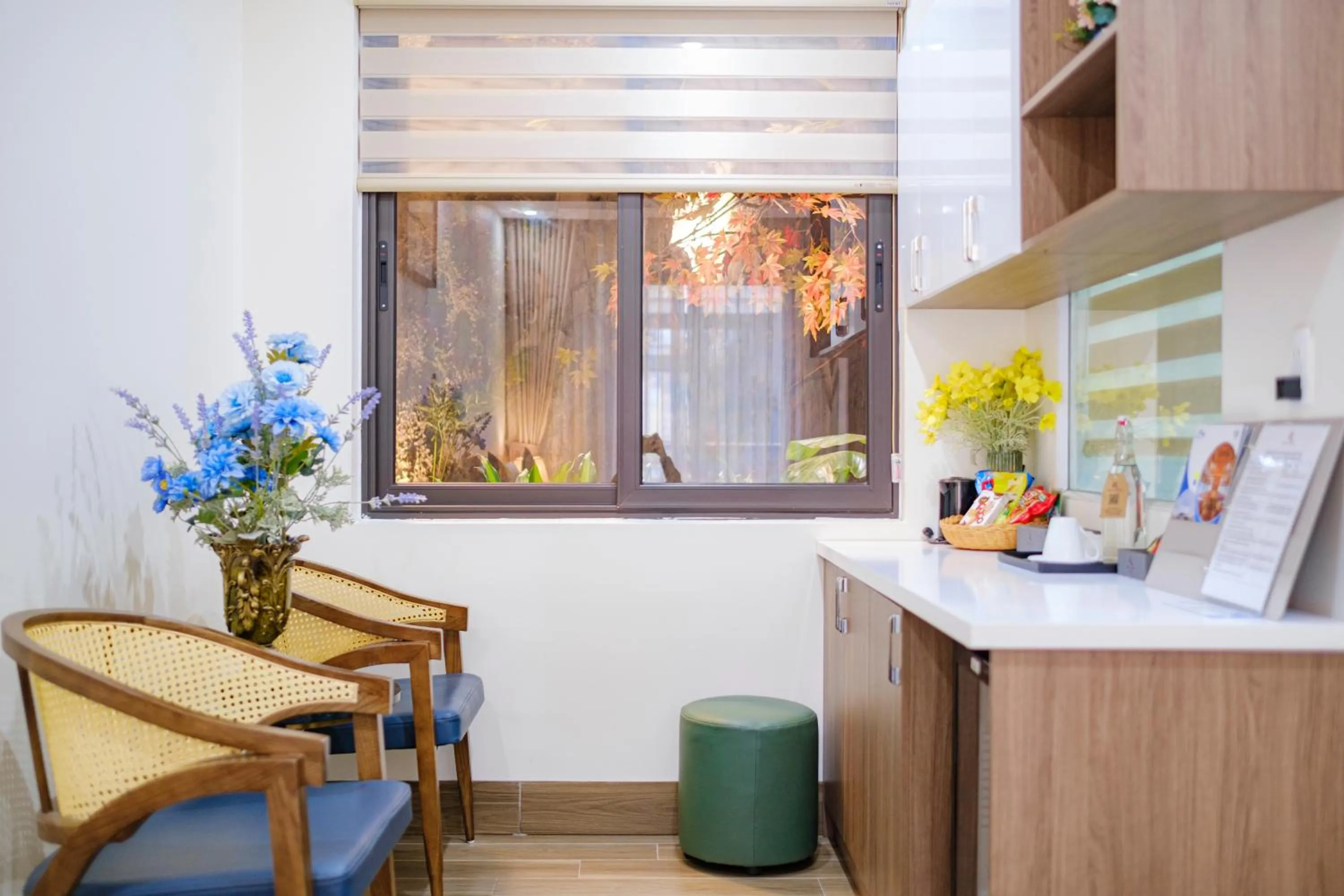 Seating area in Roza Palace Cat Ba