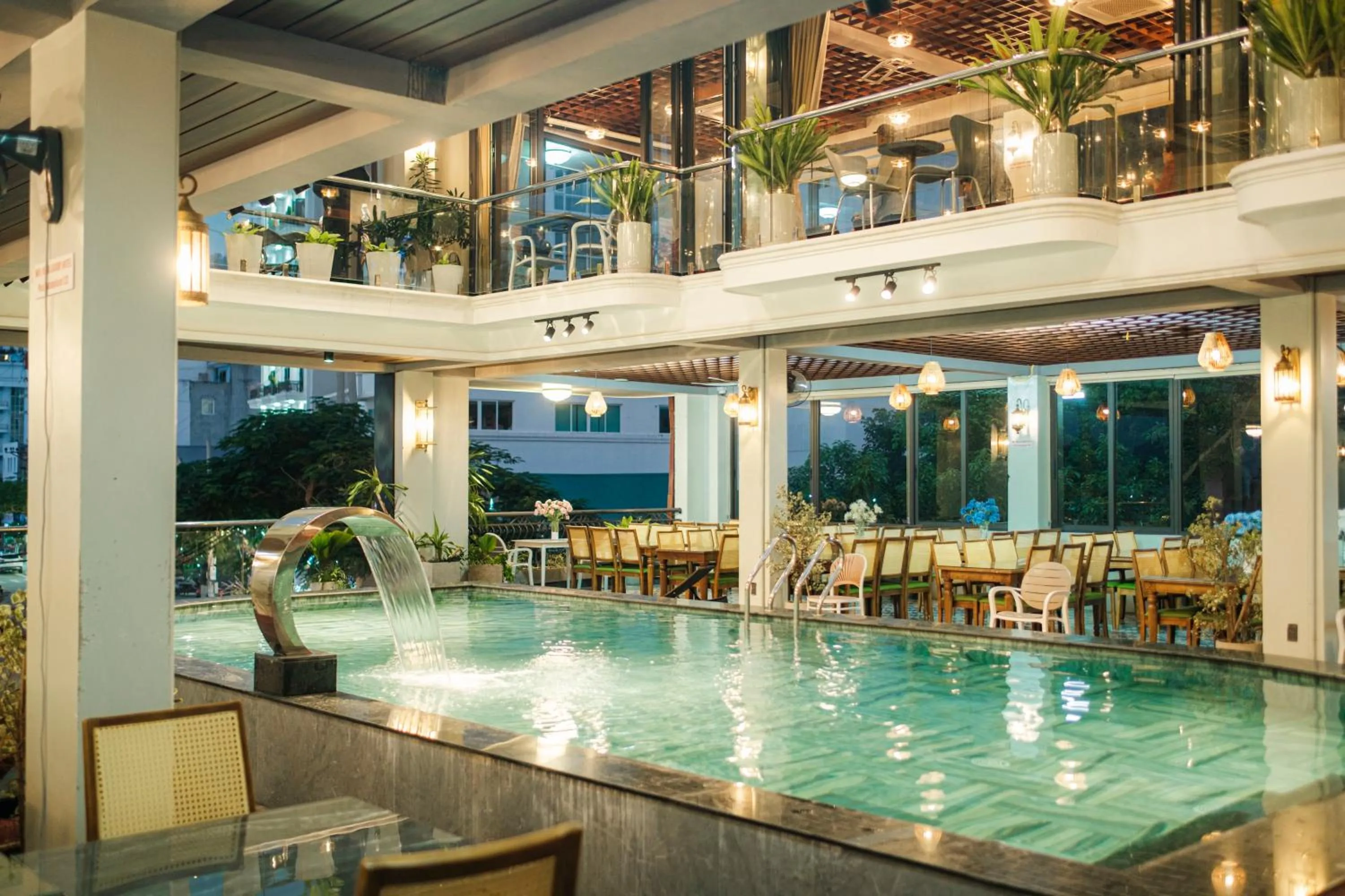 Swimming pool in Roza Palace Cat Ba