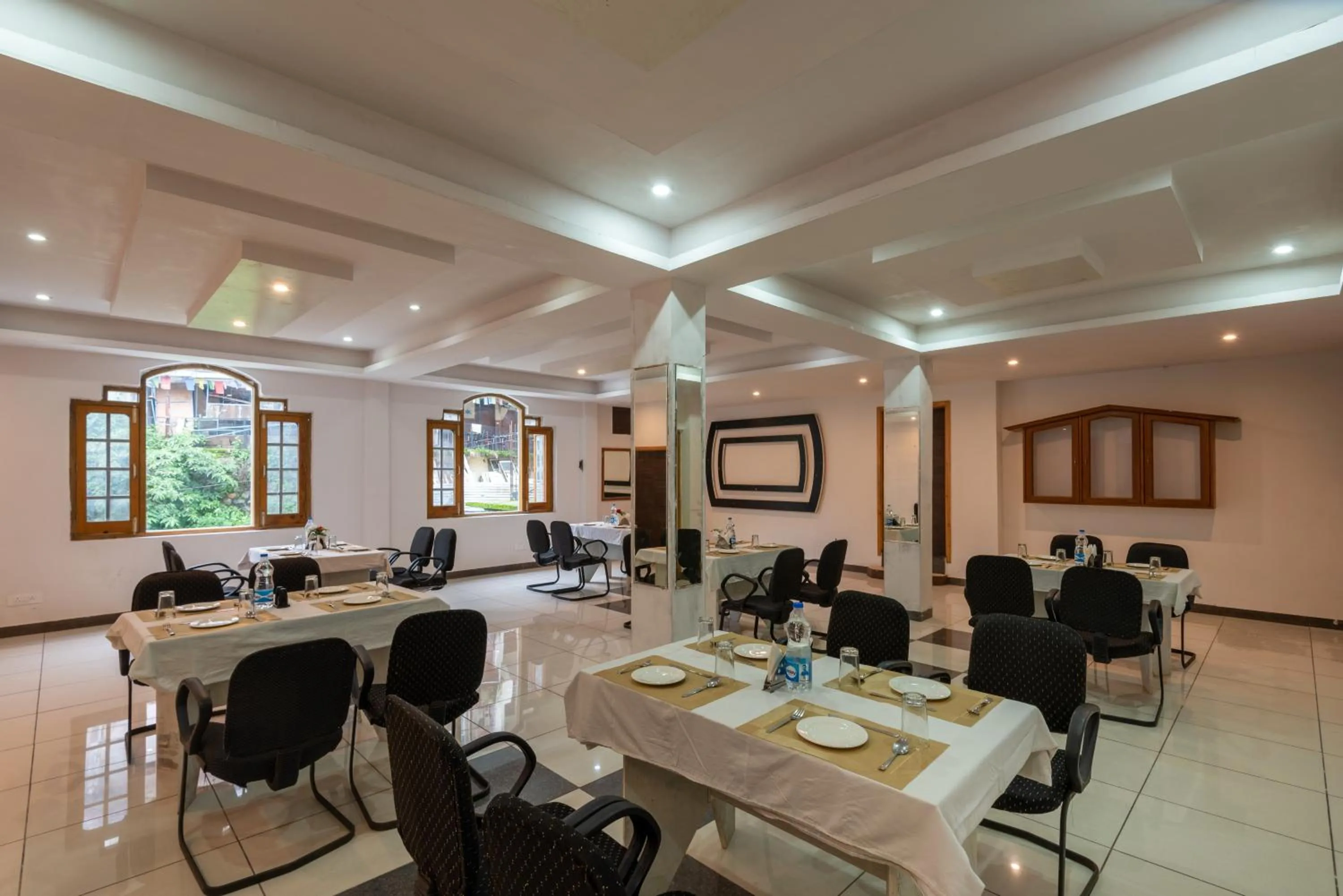 Restaurant/places to eat in Meghavan Resort By DLS Hotels