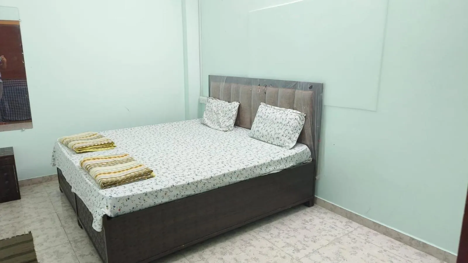 Bed in Nain Guest House