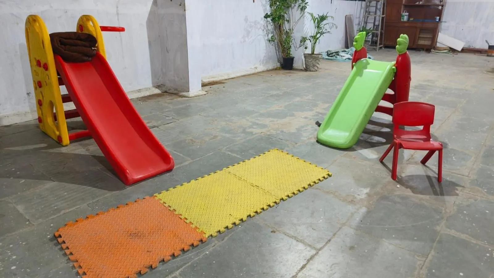 Children play ground in Nain Guest House