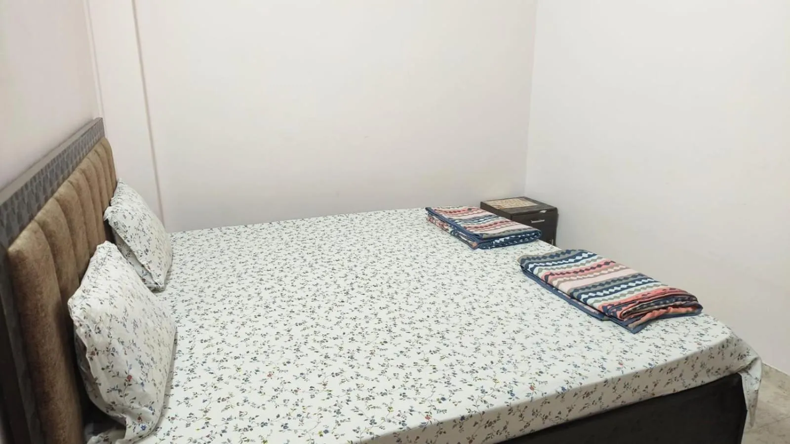 Bed in Nain Guest House