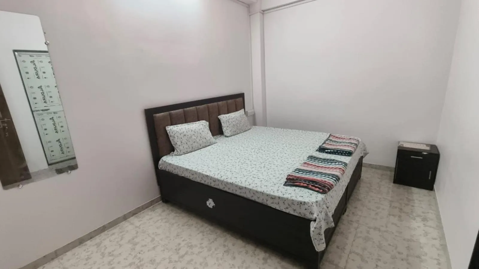 Bed in Nain Guest House