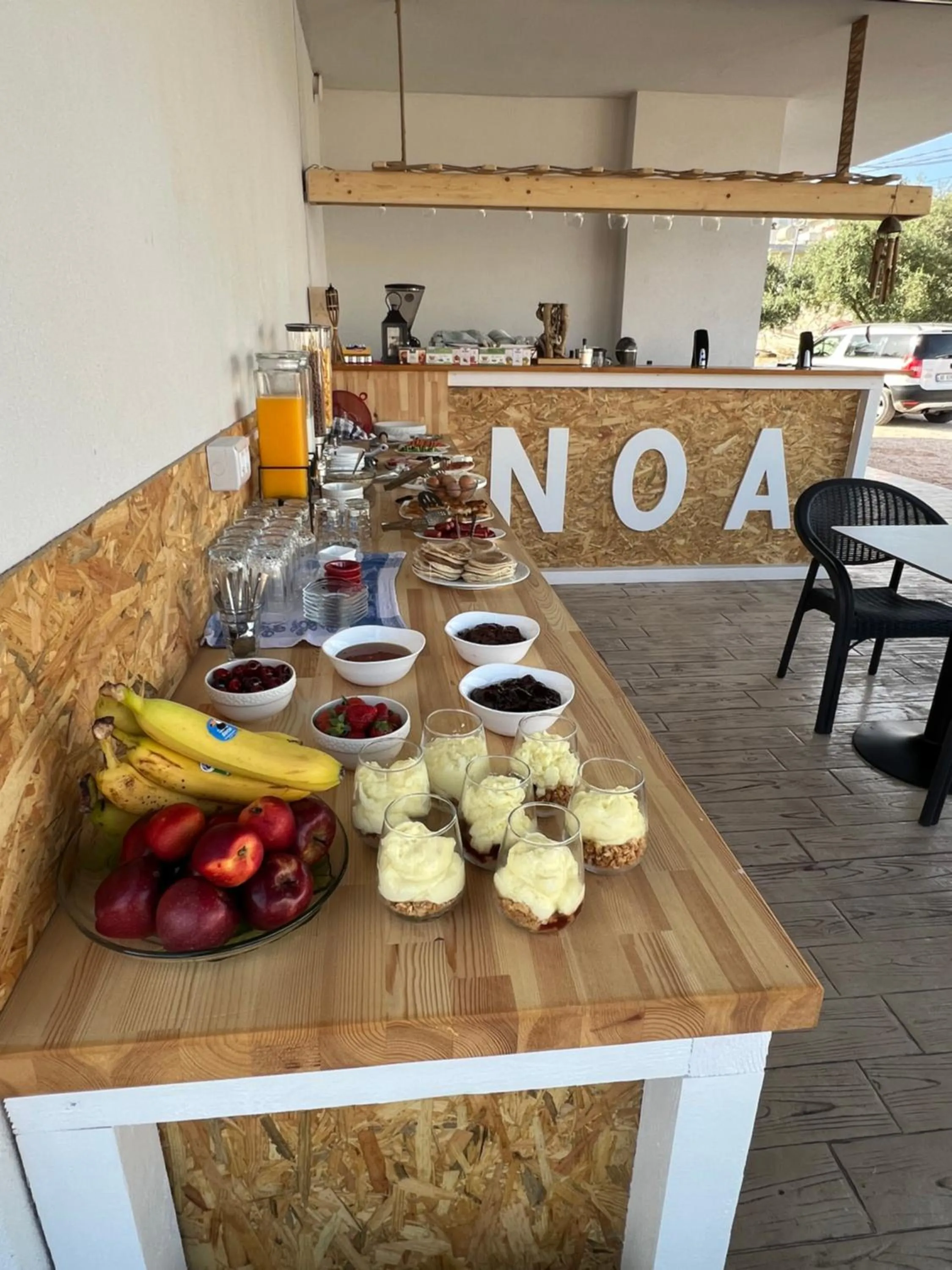 Food and drinks in Noa Boutique Hotel