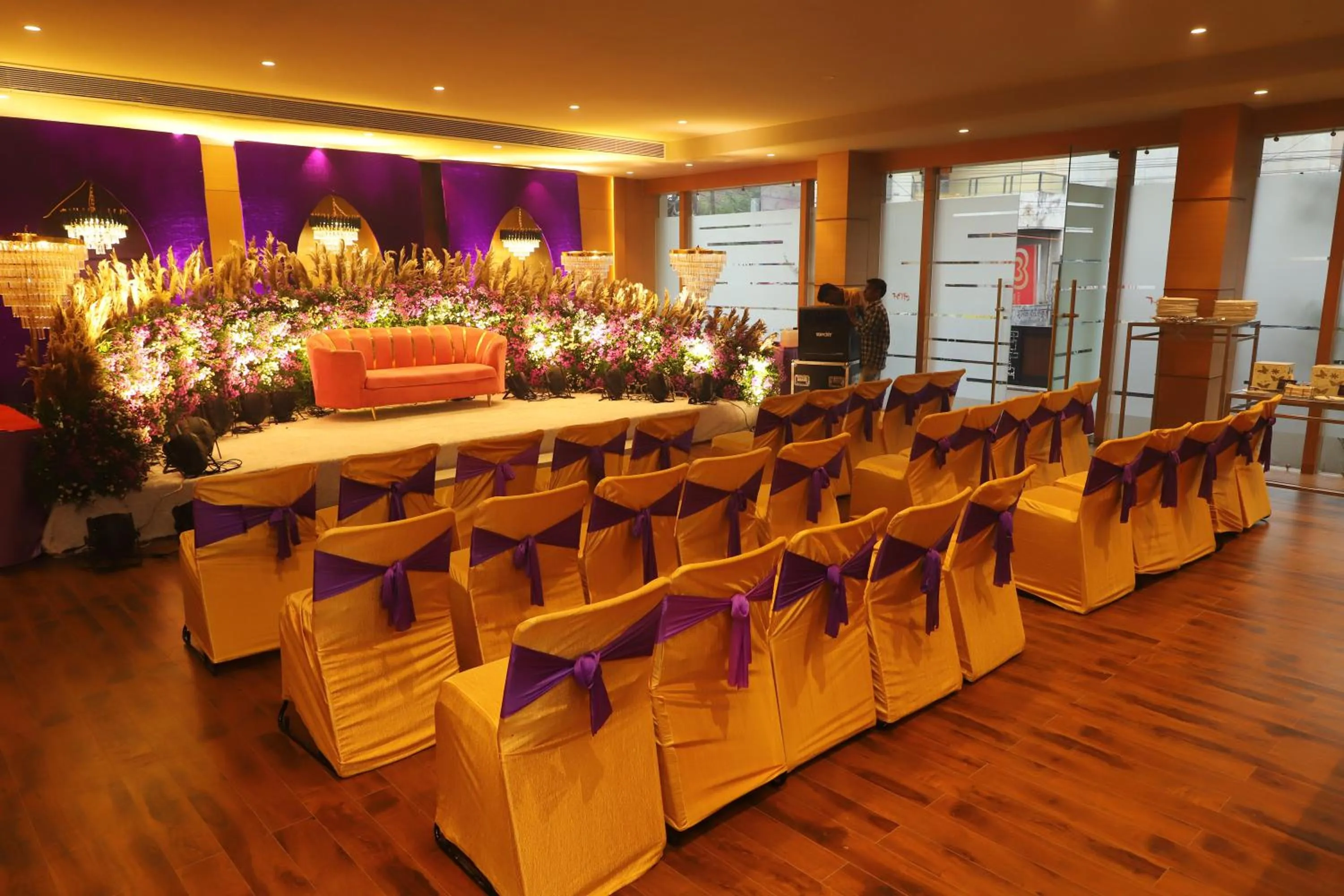 Banquet/Function facilities in Alba Inn, Vijay Nagar