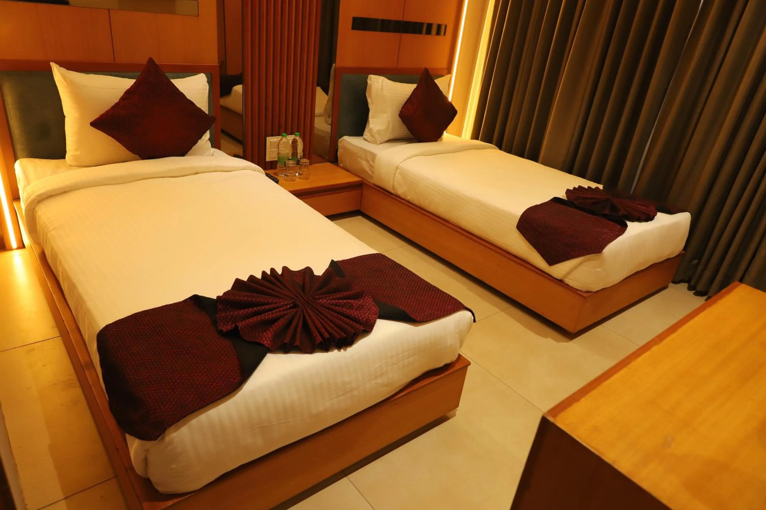 Bedroom, Bed in Alba Inn, Vijay Nagar