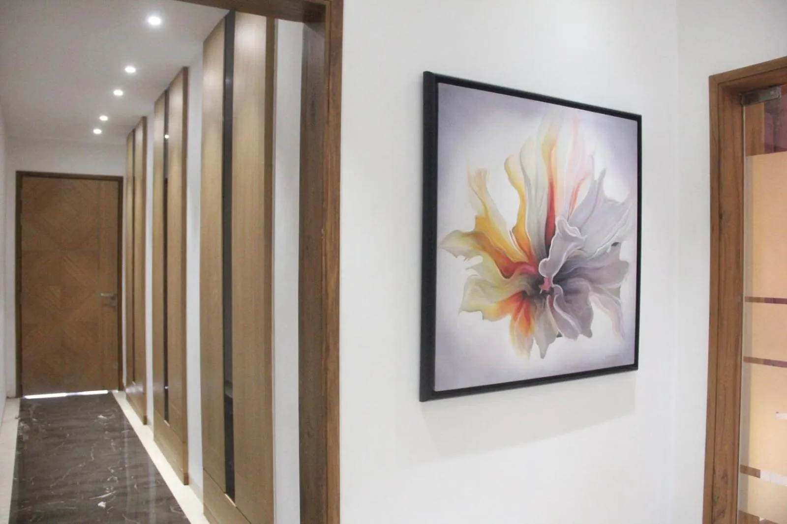 Decorative detail in Alba Inn, Vijay Nagar