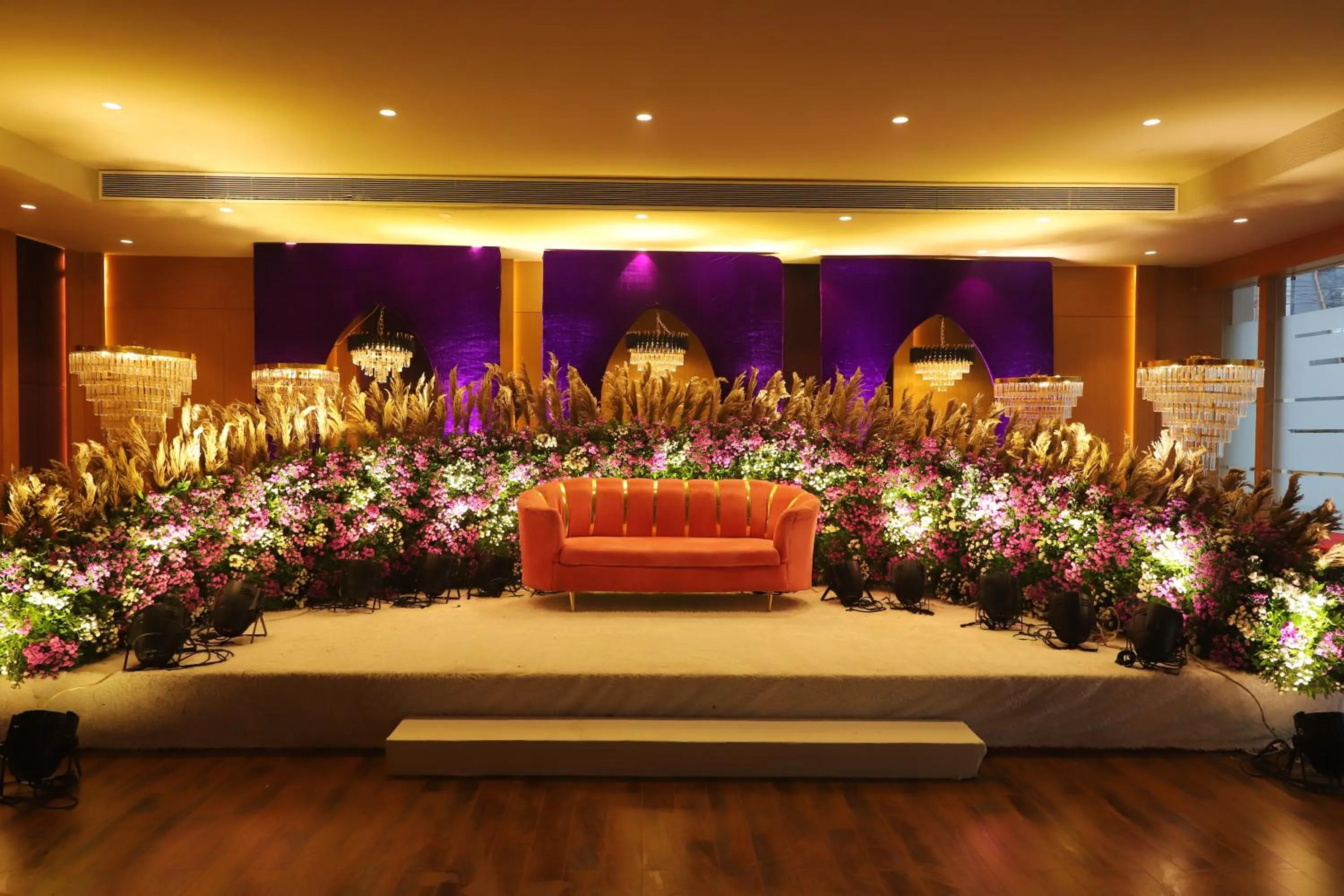 Banquet/Function facilities in Alba Inn, Vijay Nagar