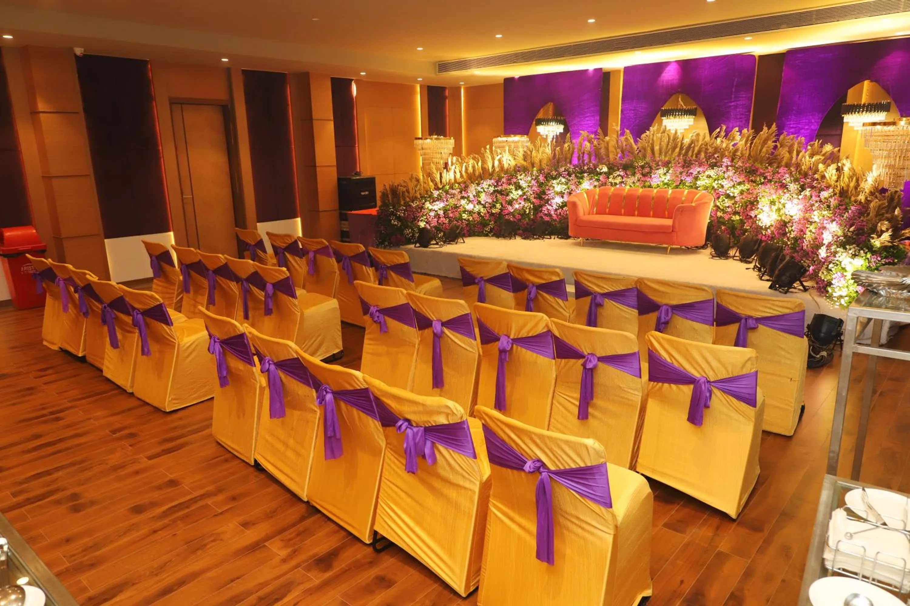 Banquet/Function facilities in Alba Inn, Vijay Nagar