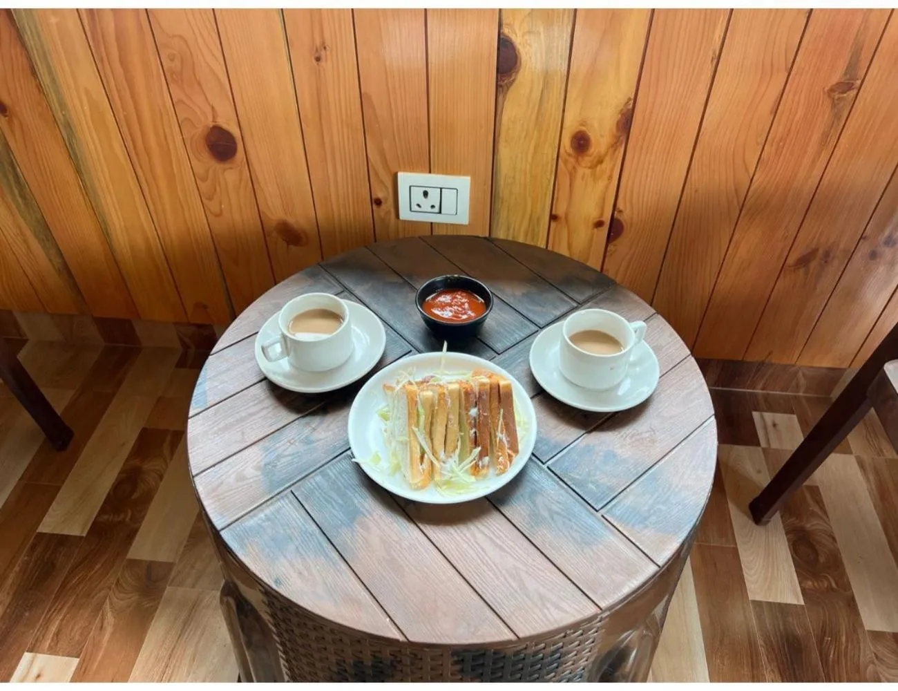 Coffee/tea facilities in Hotel Him Paradise, Manali