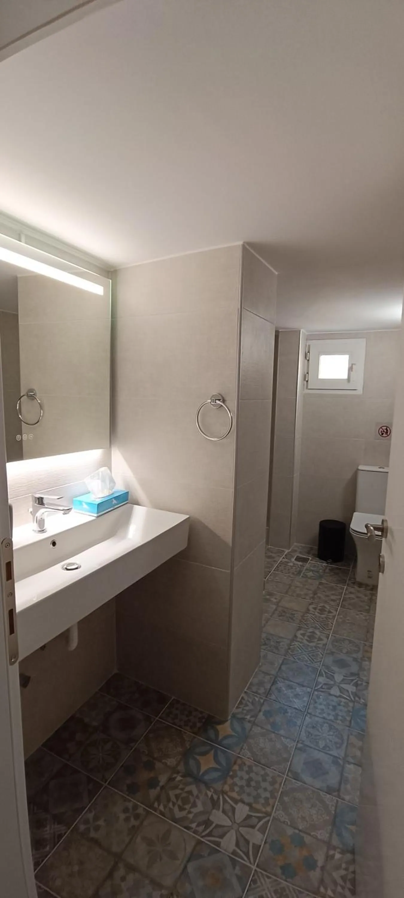 Artemis Plaza Suites