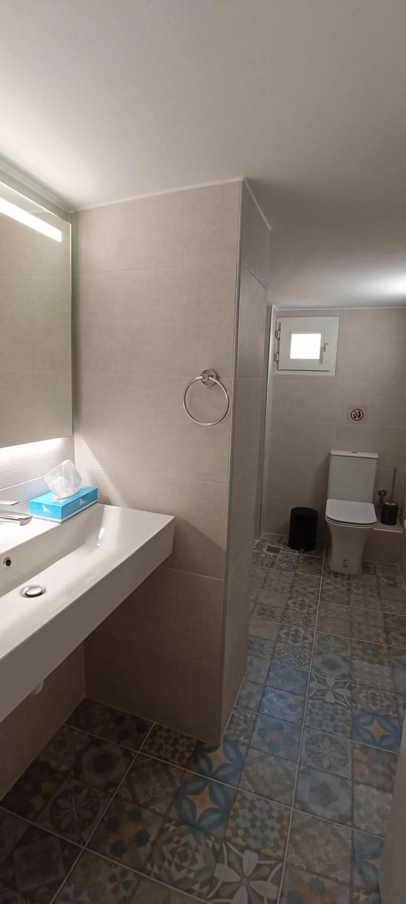Artemis Plaza Suites