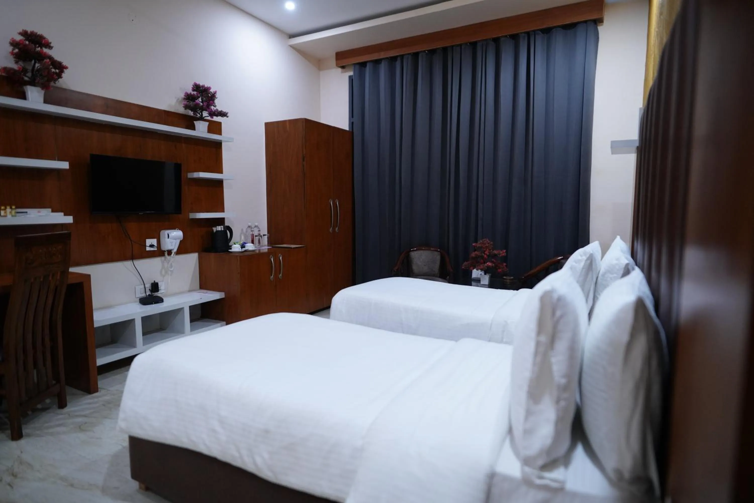 Property building in Golden Hut, Derabassi