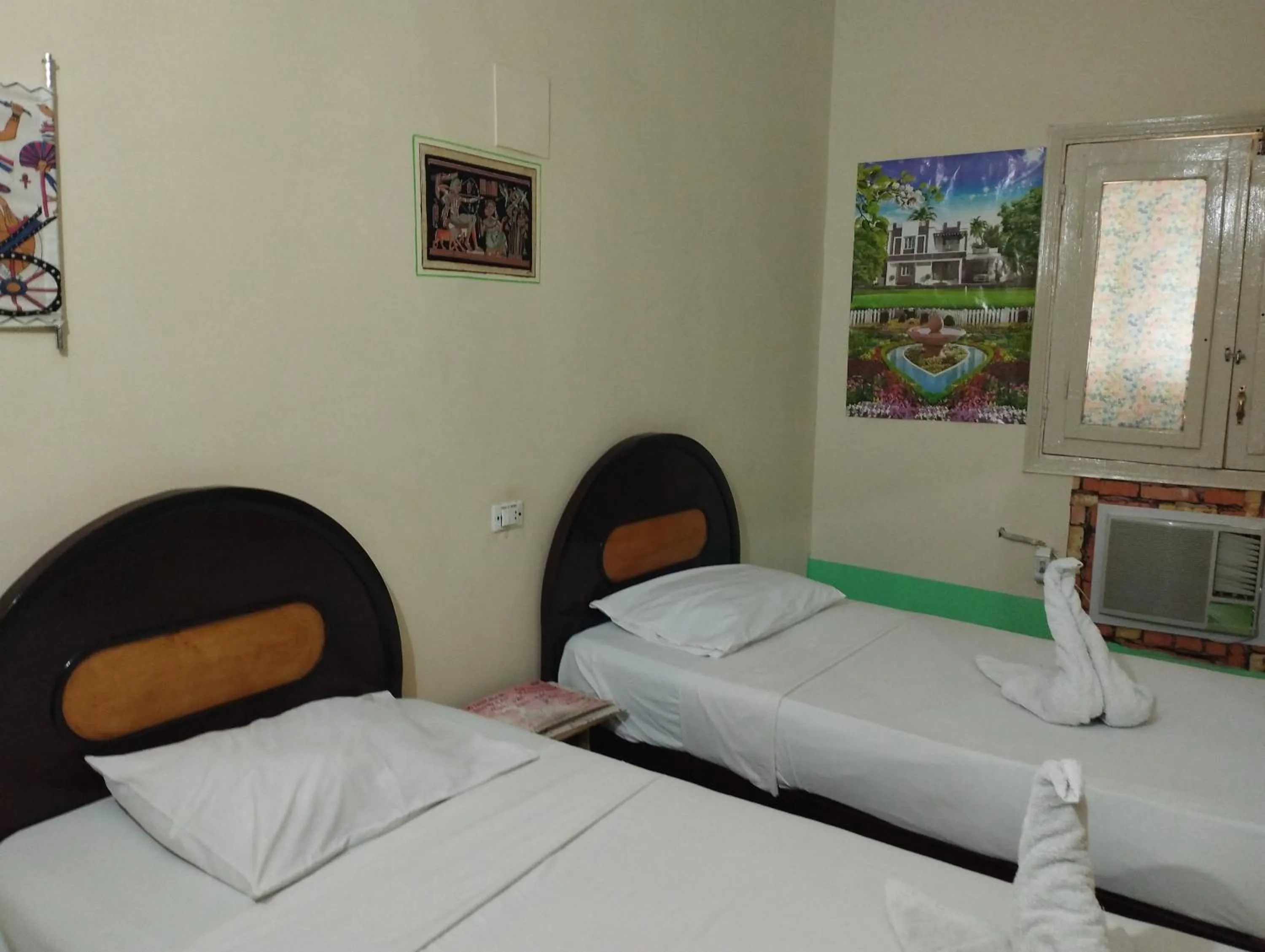 Bedroom, Bed in Bob Marley Peace hotel luxor