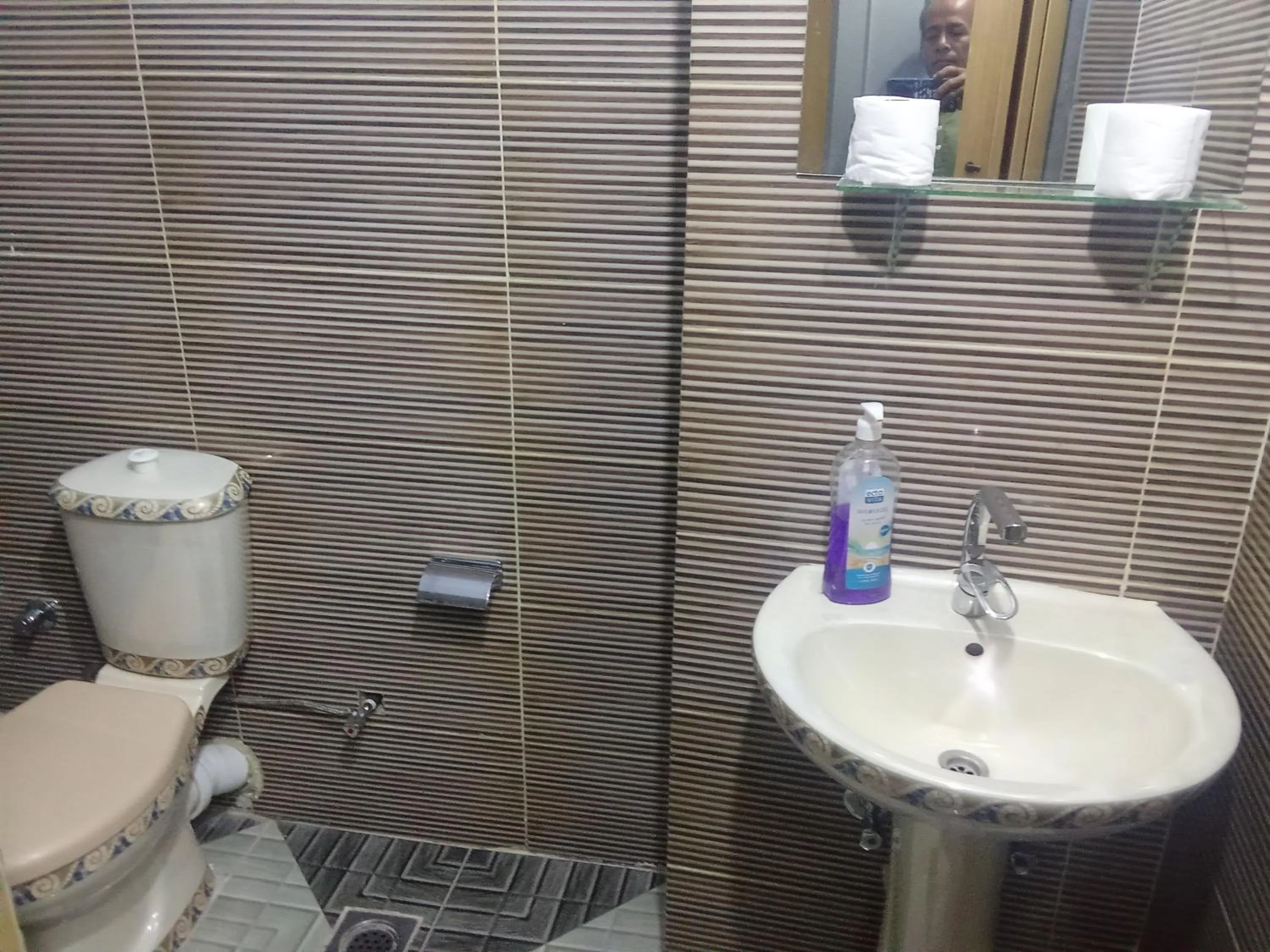 Bathroom in Bob Marley Peace hotel luxor