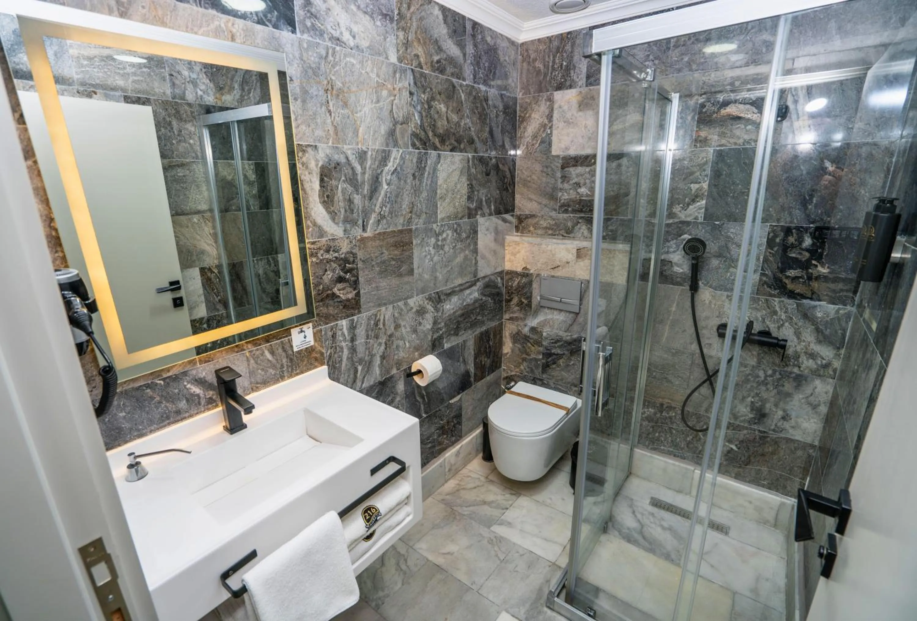 Shower in 216 Station Suite Gebze