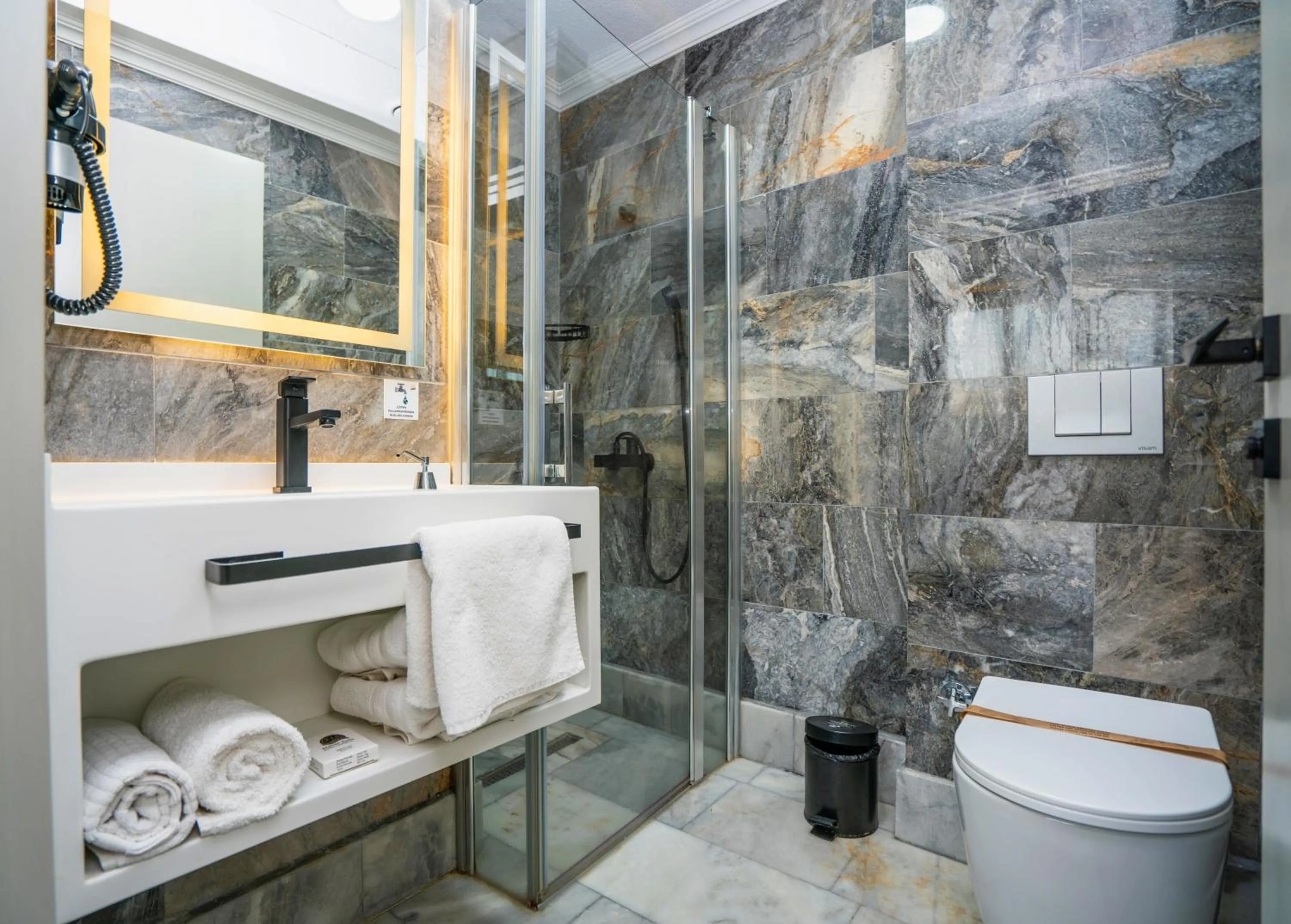 Shower in 216 Station Suite Gebze