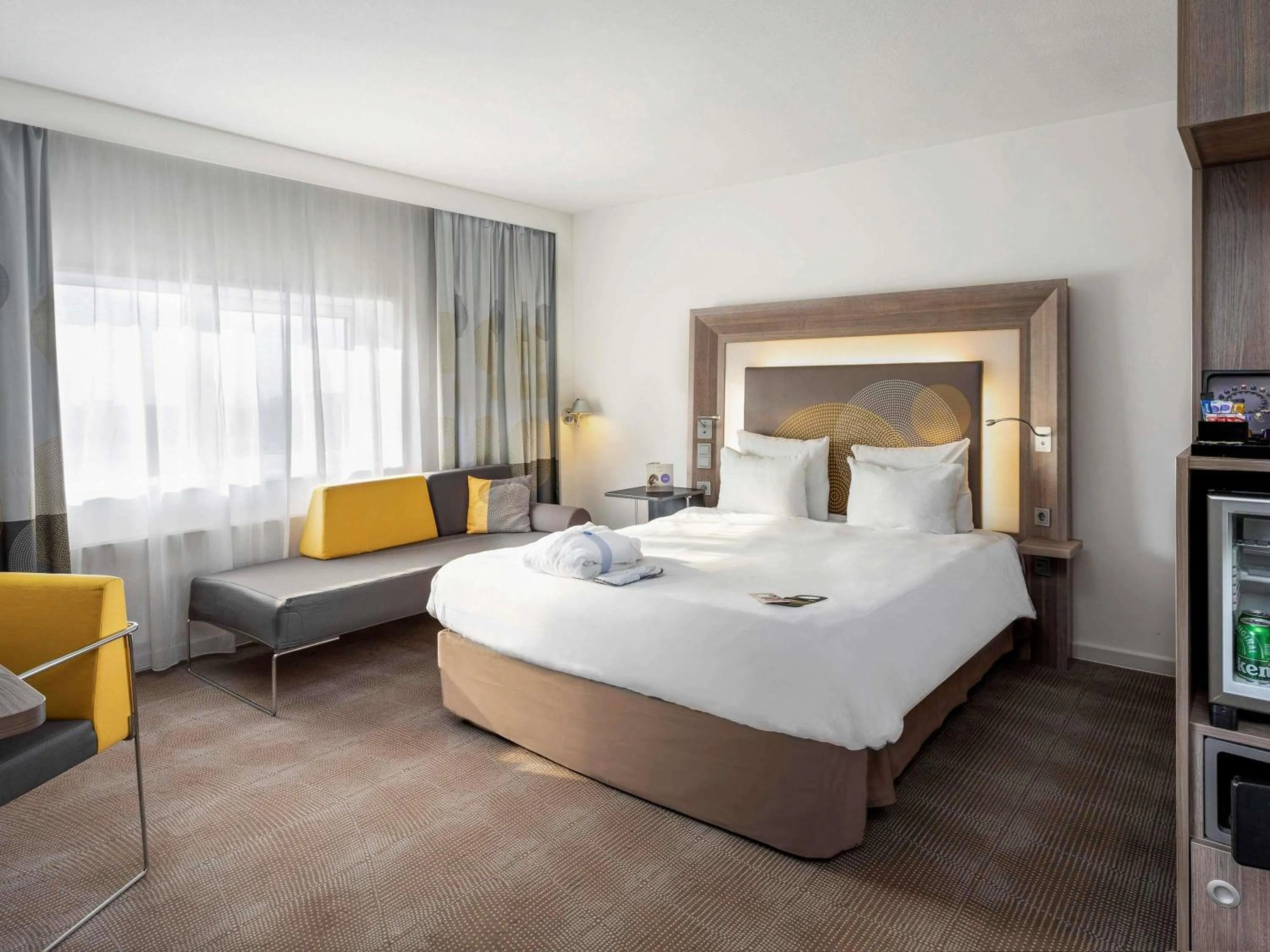 Bedroom, Bed in Novotel Den Haag World Forum