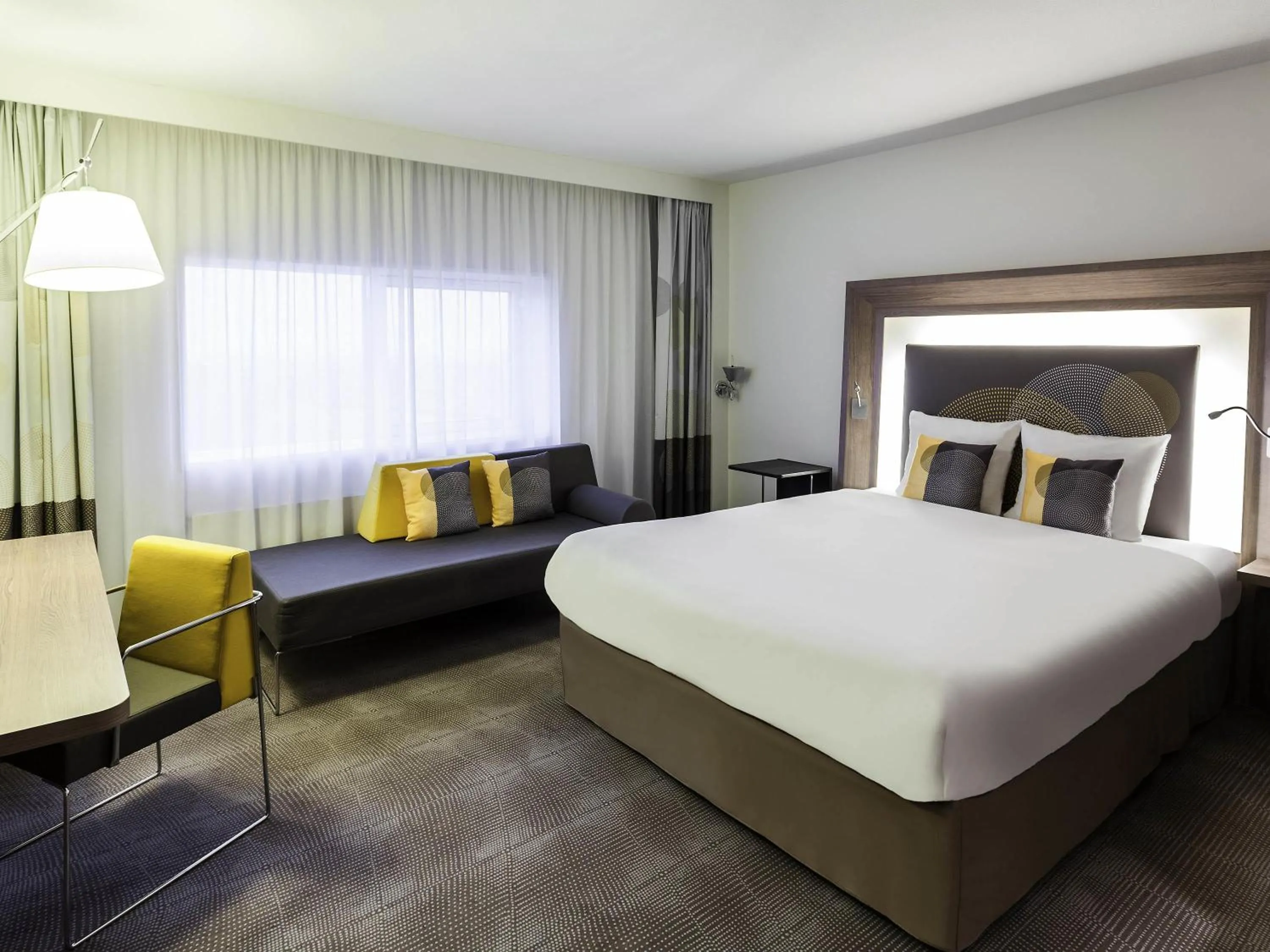 Bedroom, Bed in Novotel Den Haag World Forum