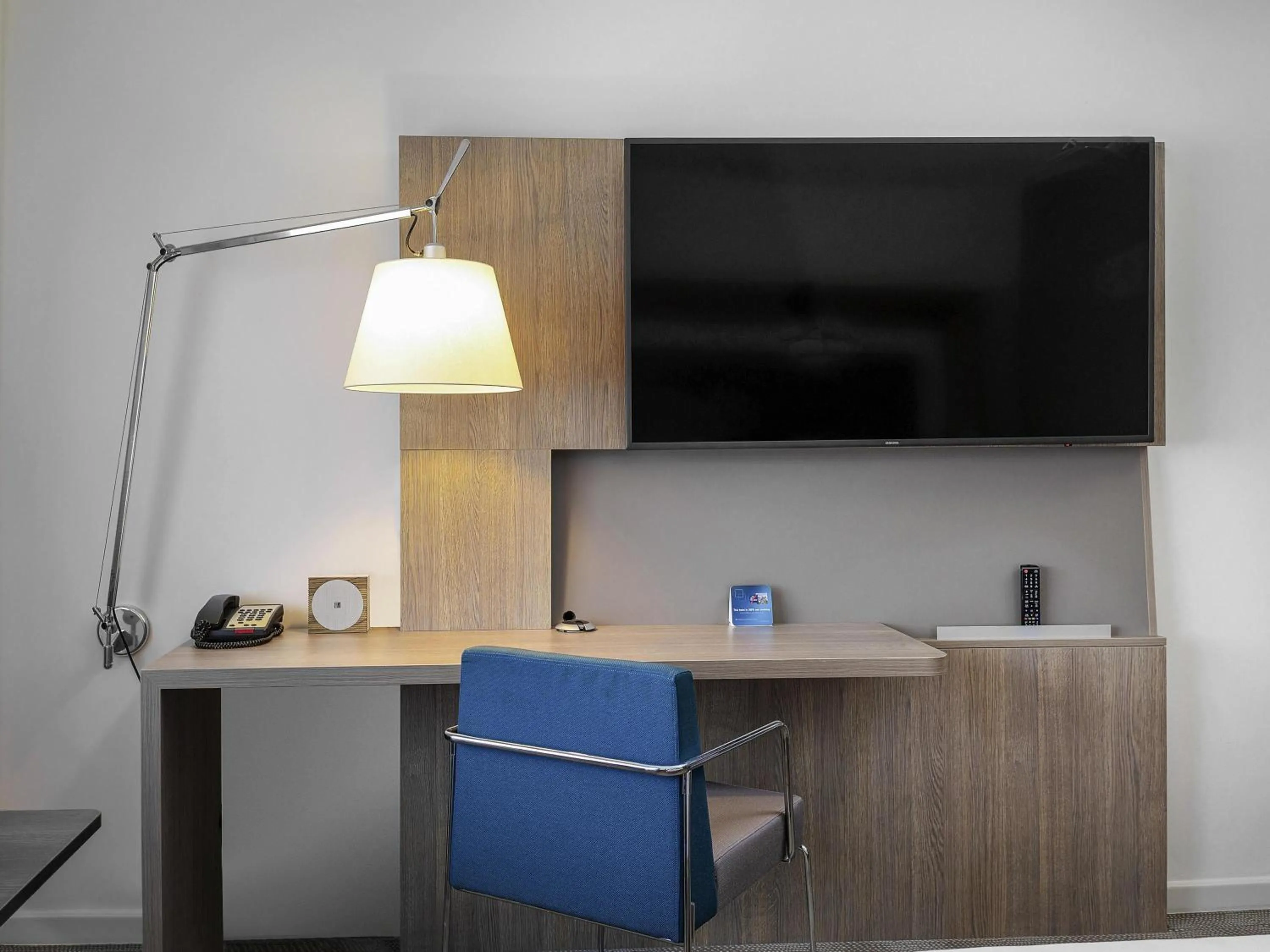 Bedroom in Novotel Den Haag World Forum