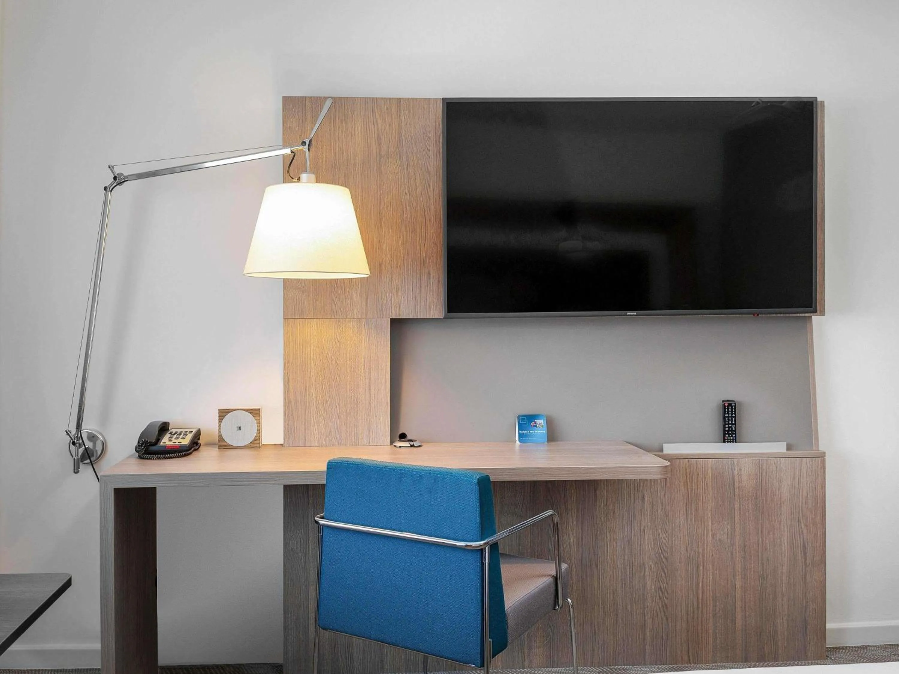 Bedroom in Novotel Den Haag World Forum