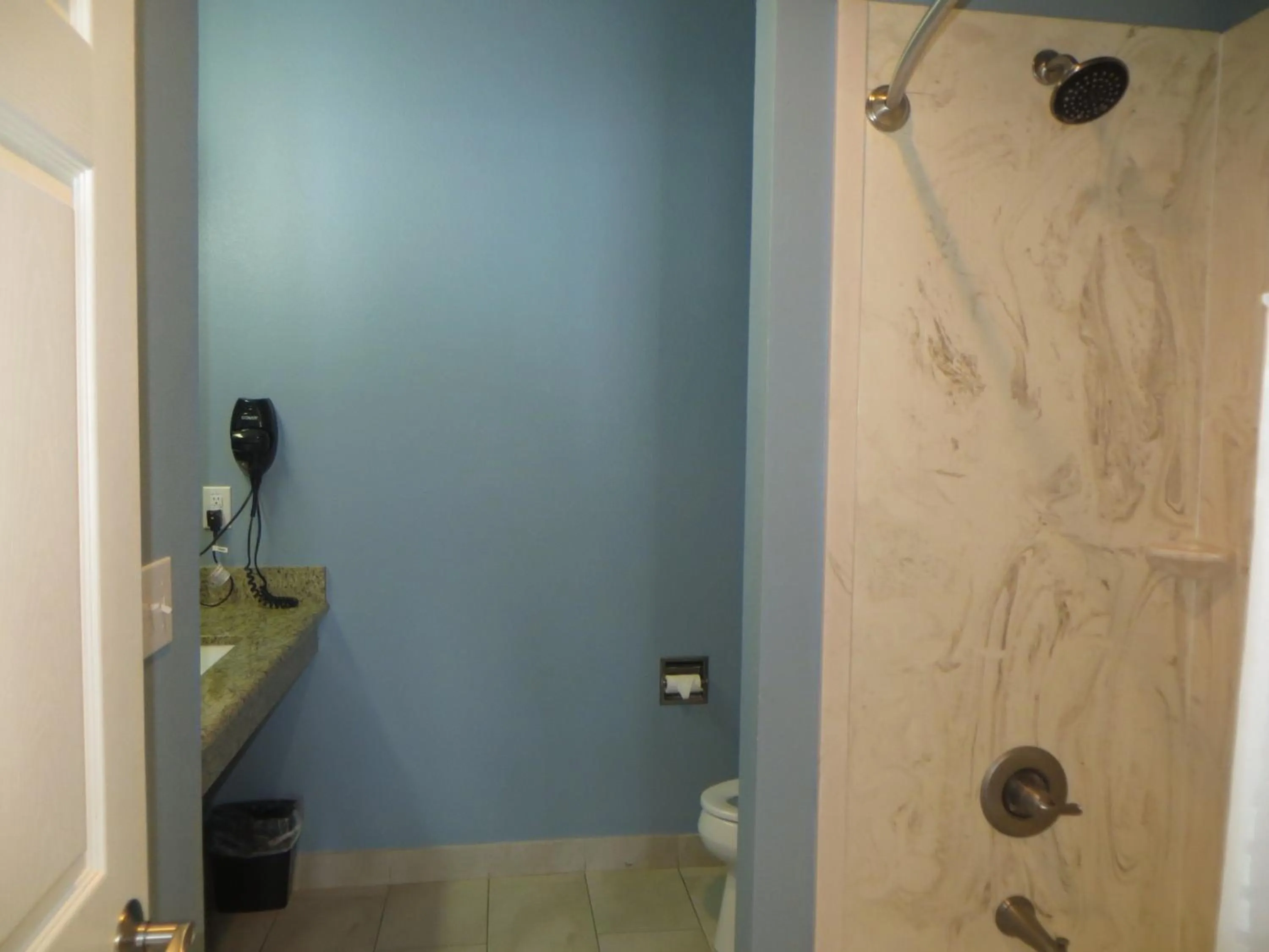 Bathroom in Black Gold Inn