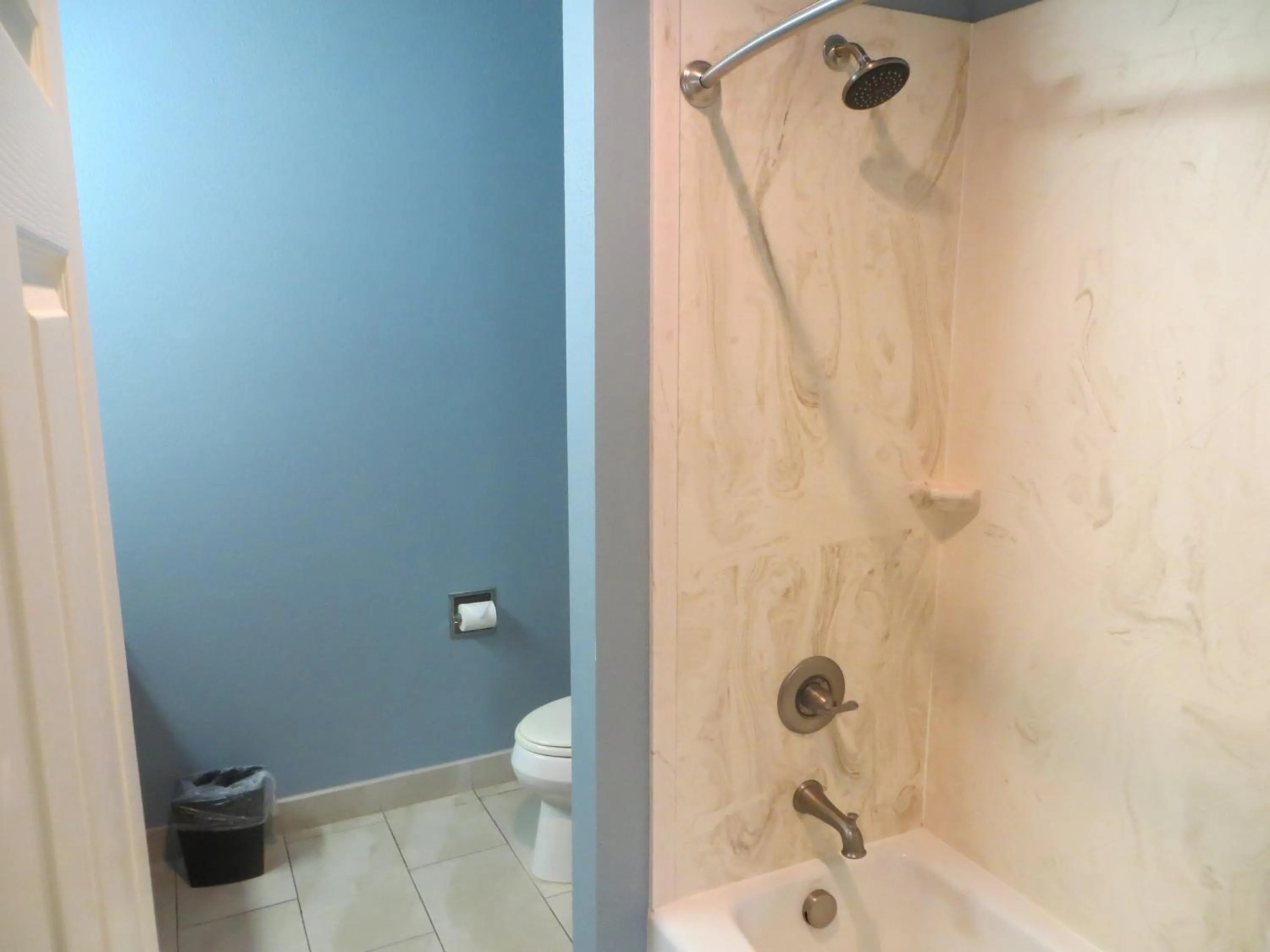 Bathroom in Black Gold Inn