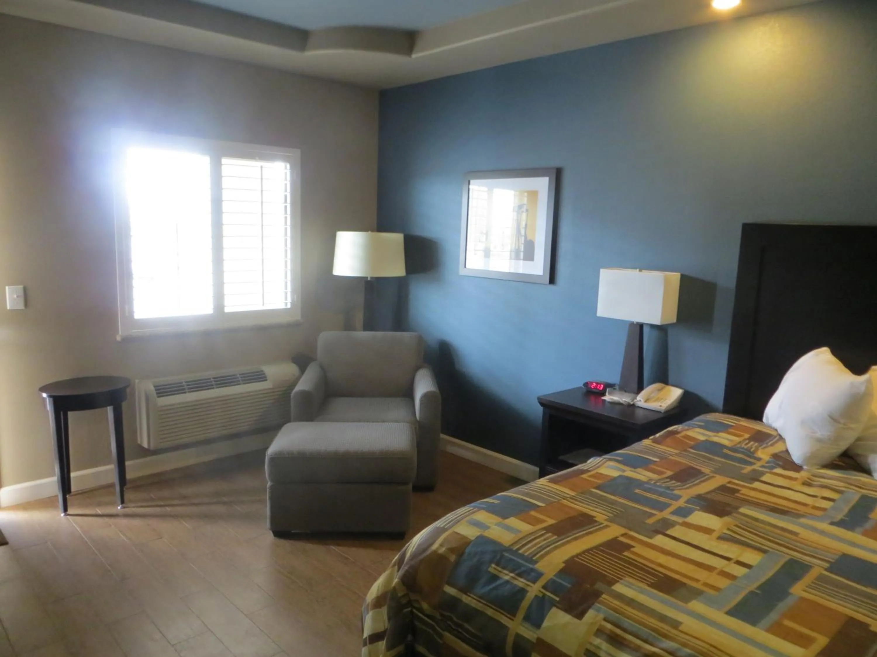 Decorative detail, Bed in Black Gold Inn