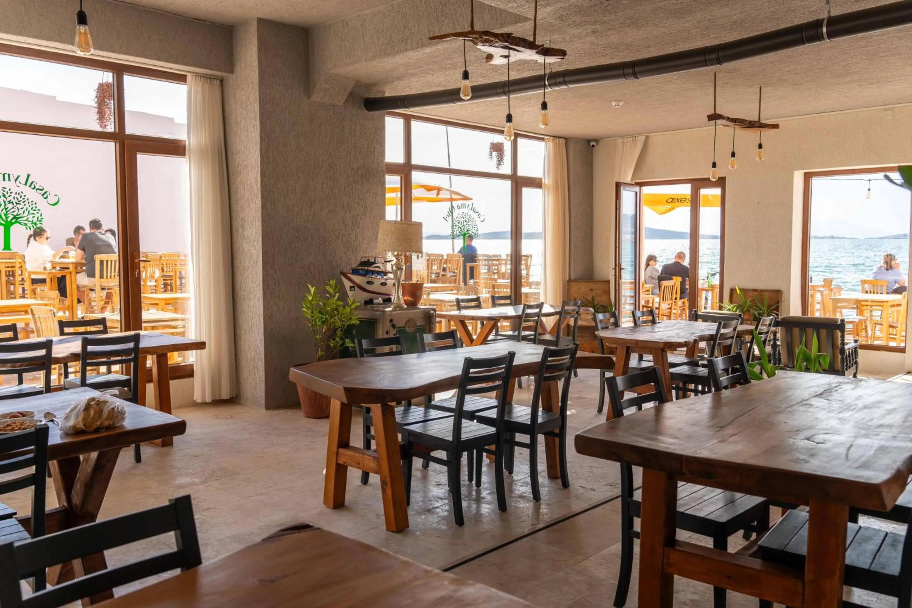 Dining area in CasaLyma Ayvalık