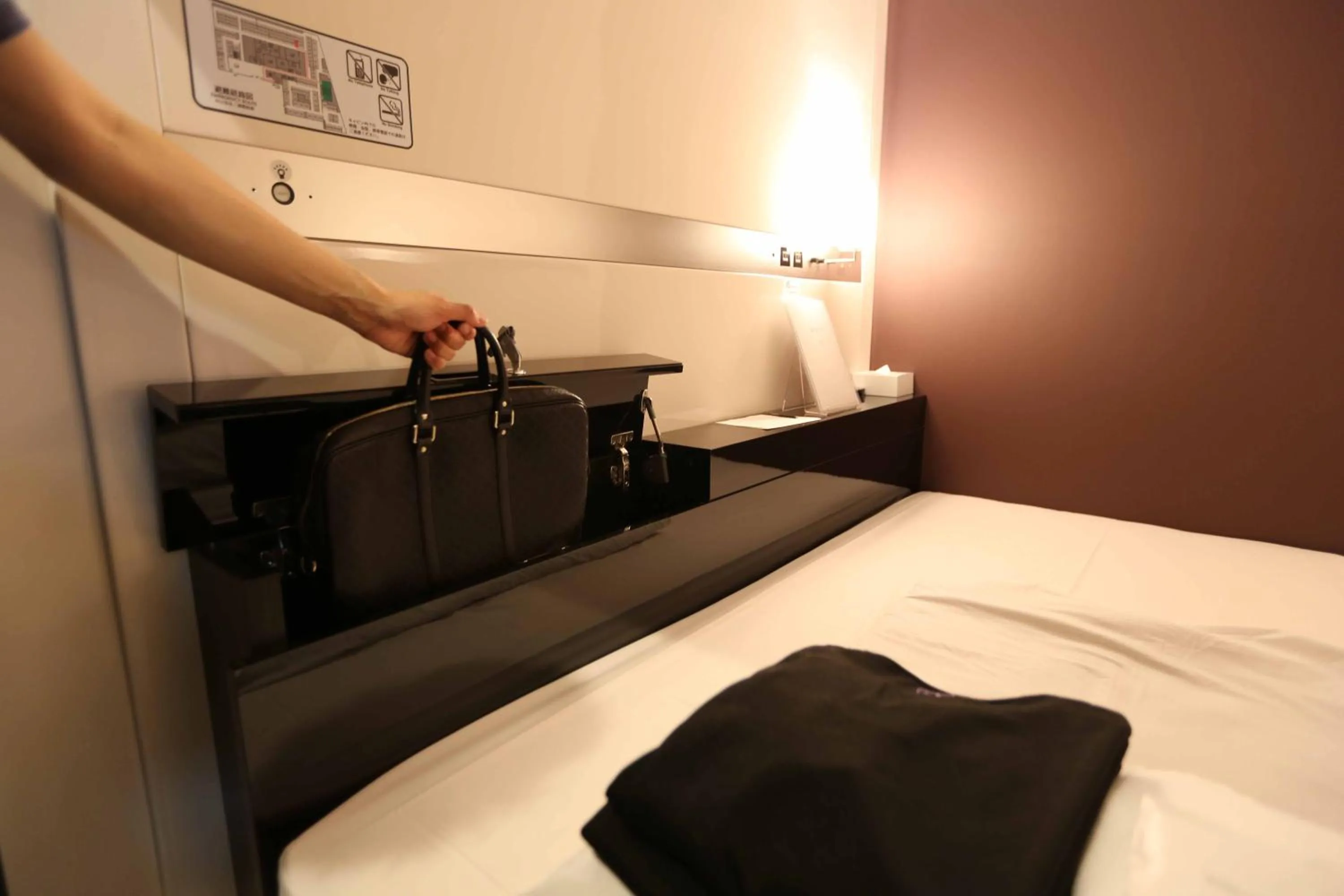 Decorative detail, Bed in First Cabin Hakata