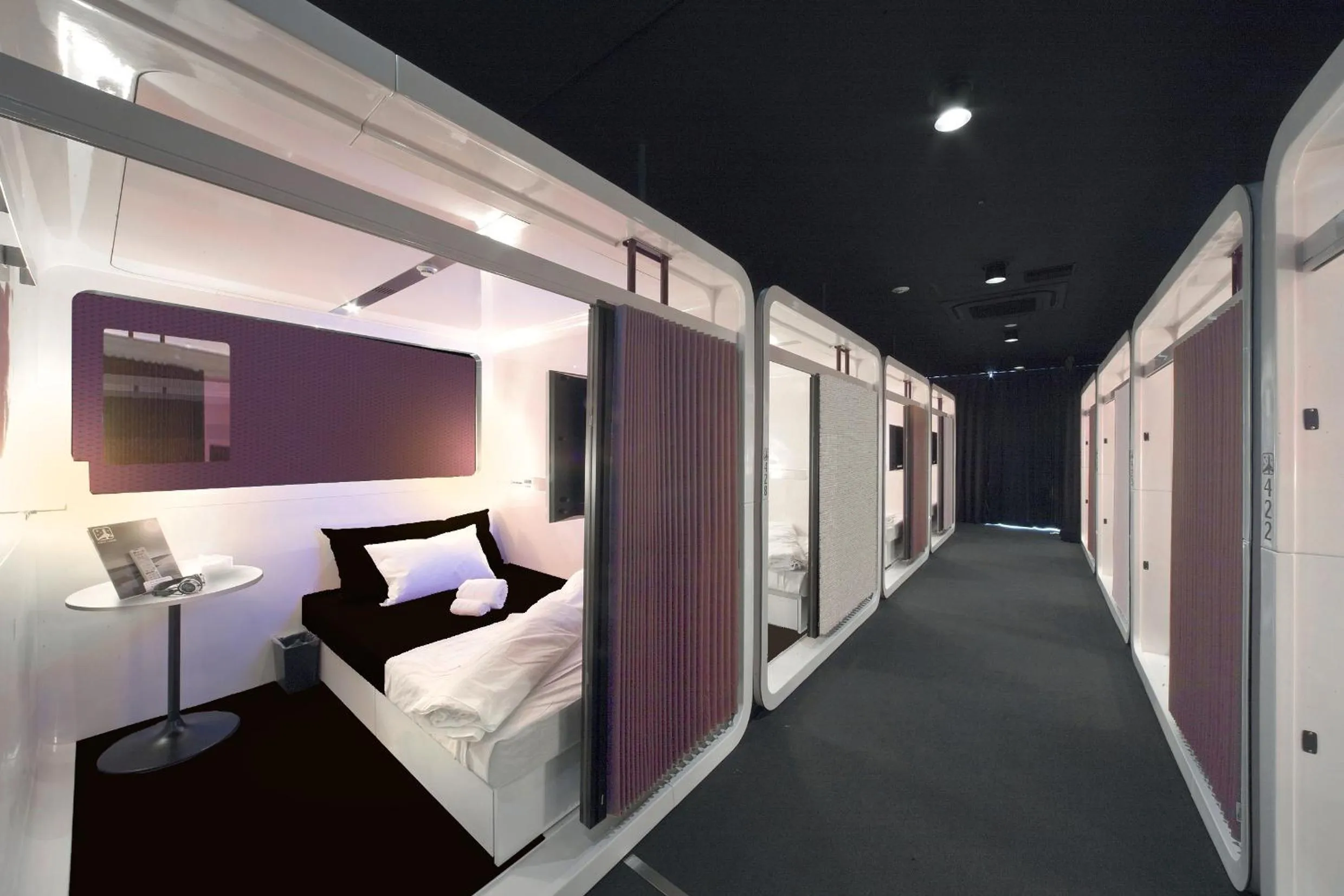 Photo of the whole room, Bed in First Cabin Hakata