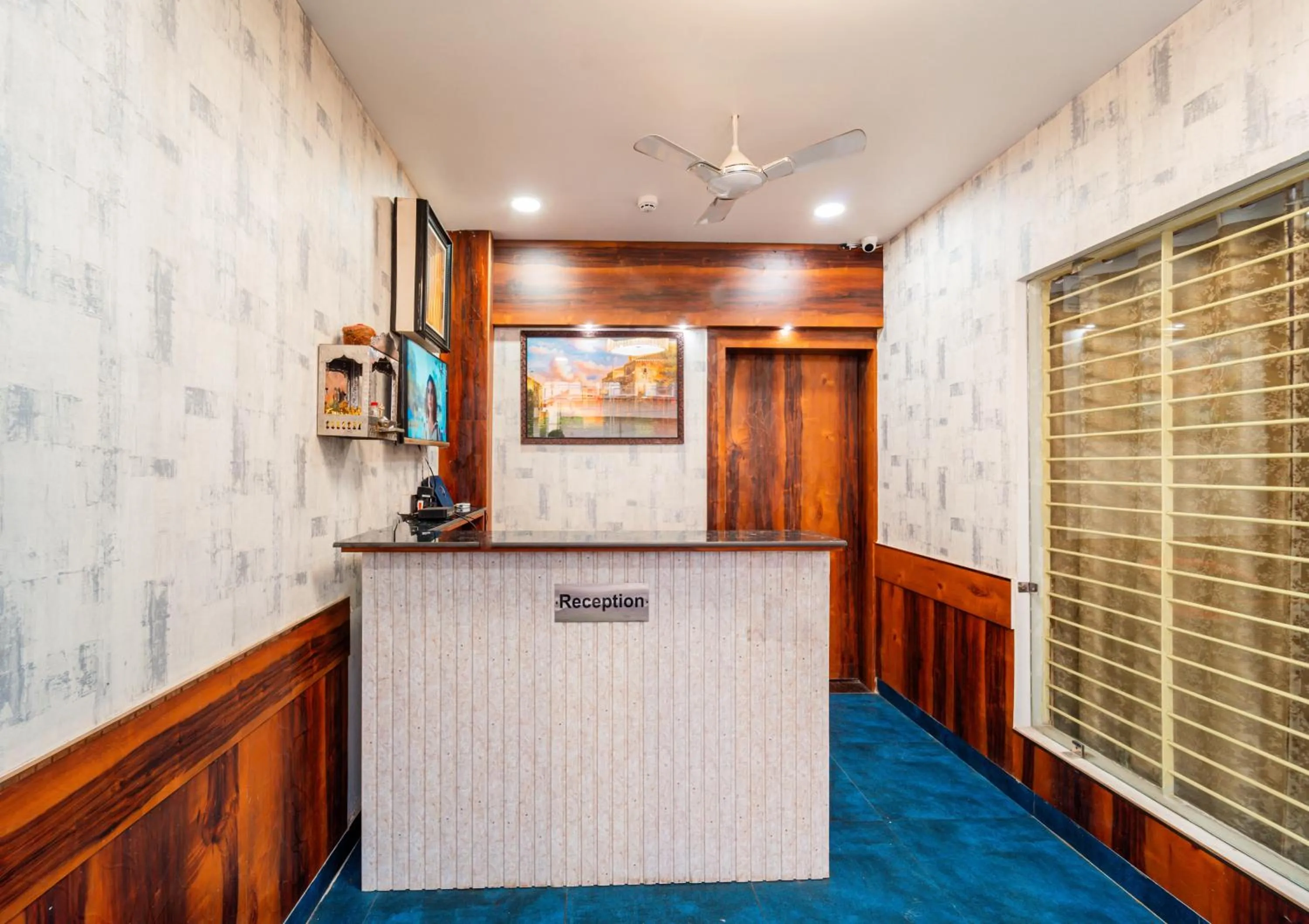 Lobby or reception in Treebo Lake City