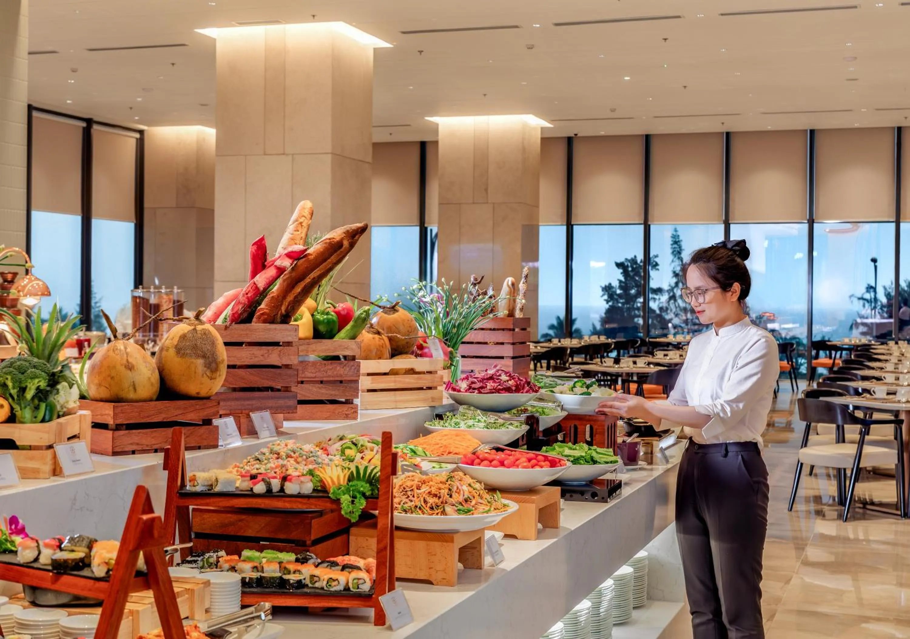 Restaurant/places to eat in Awaken Da Nang Hotel