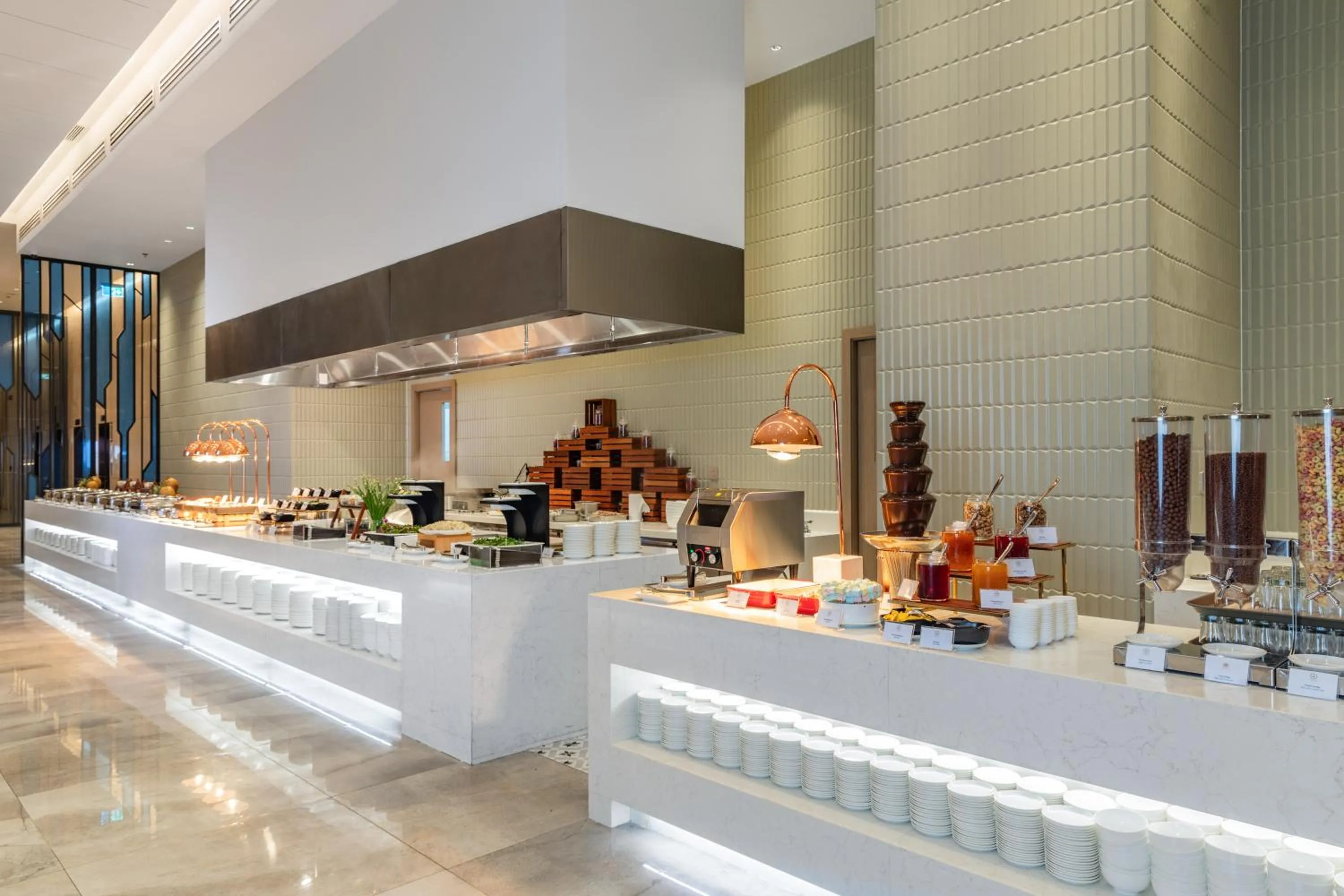 Restaurant/places to eat in Awaken Da Nang Hotel