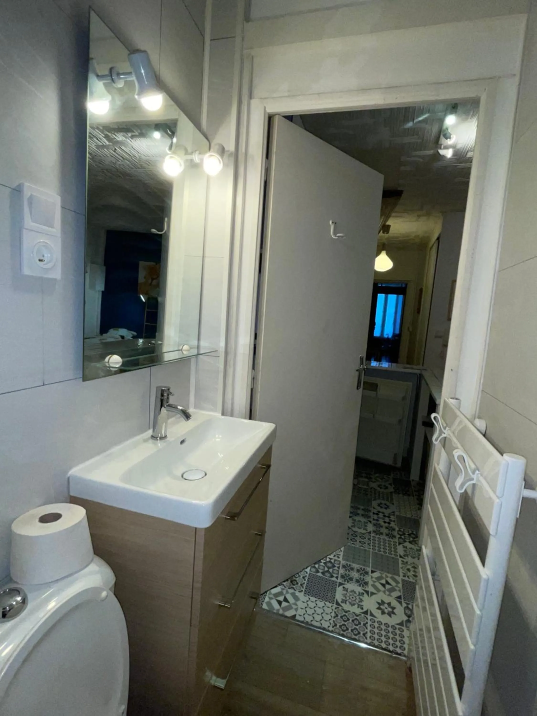 One-Bedroom Apartment in Studio N•2 avec patio en plein cœur de la ville