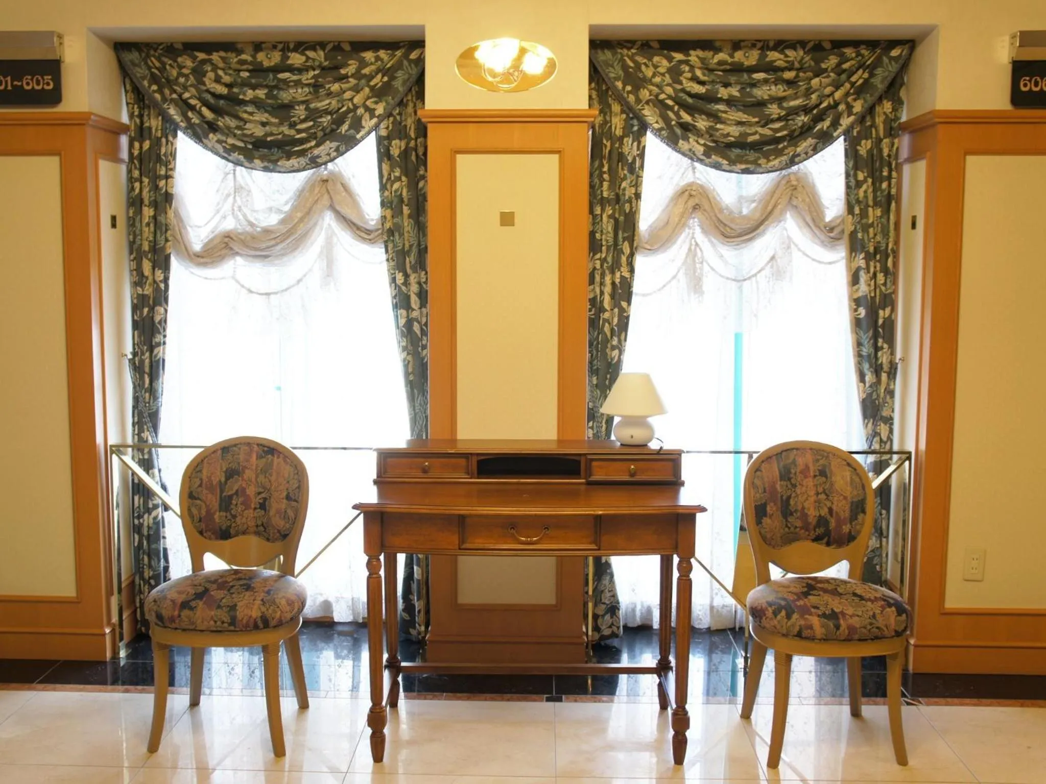 Seating area in Hotel San Marco
