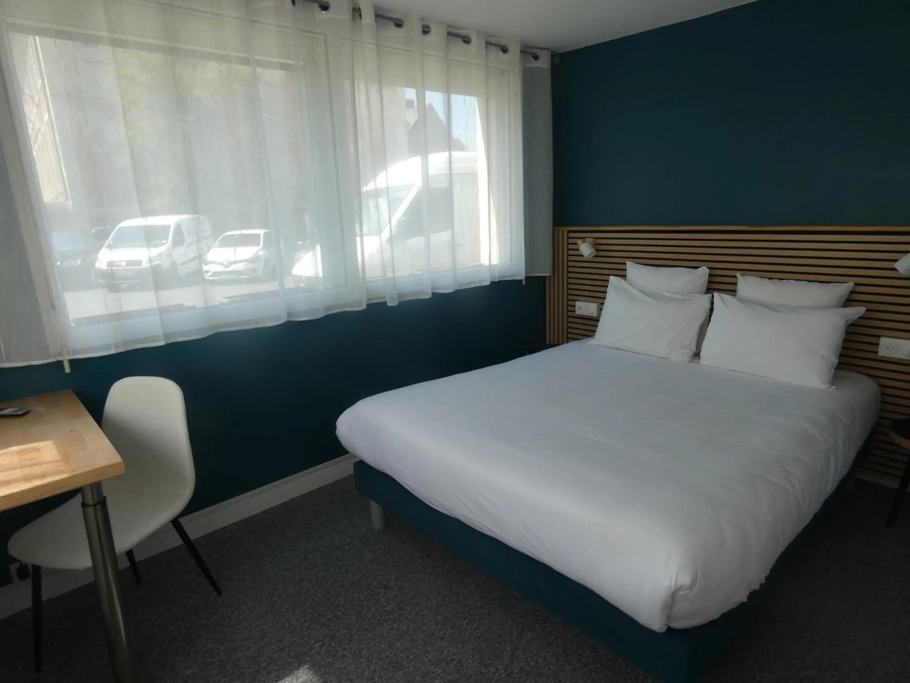 Double Room in Hôtel de France Double Room in Hôtel de France