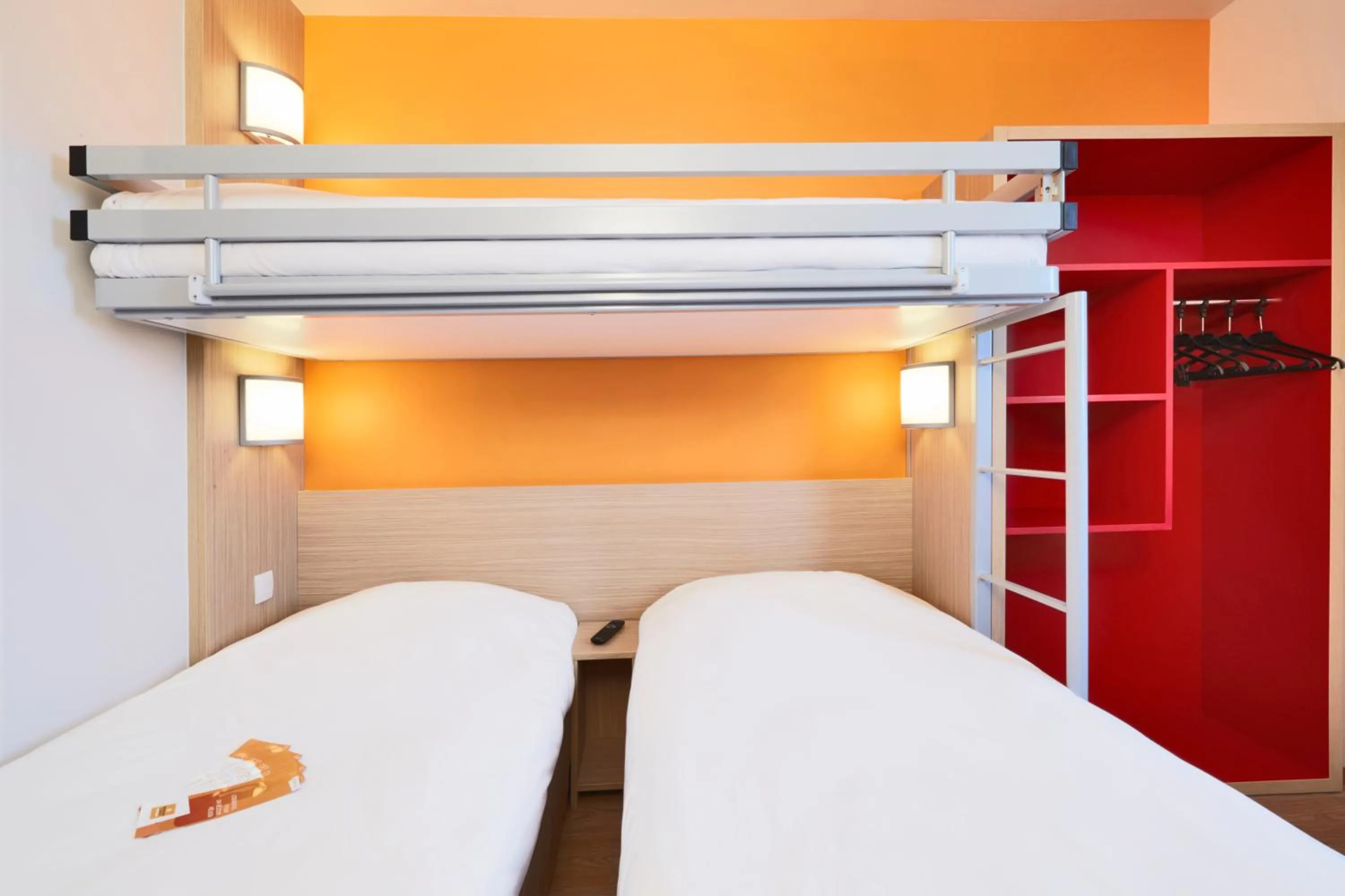 Bed in Premiere Classe Bordeaux Ouest - Mérignac Aéroport