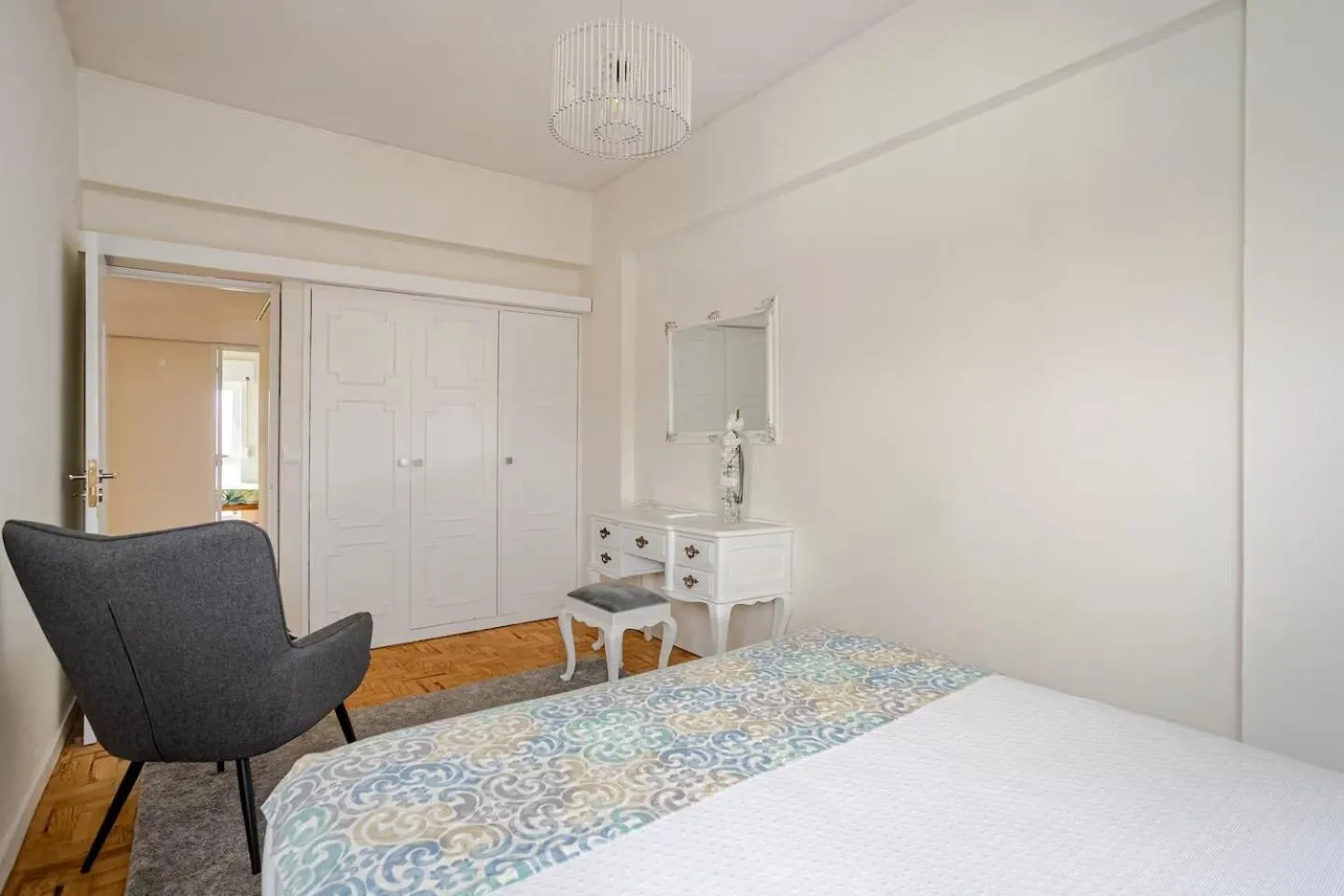 Bedroom, Bed in OLIVA 50 - 4 Bedrooms and Office - 3 Bathrooms - Near Lisbon Expo & Airport