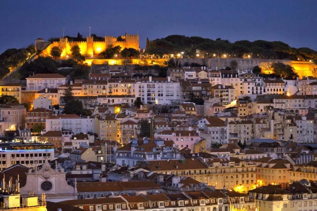 Natural landscape in OLIVA 50 - 4 Bedrooms and Office - 3 Bathrooms - Near Lisbon Expo & Airport