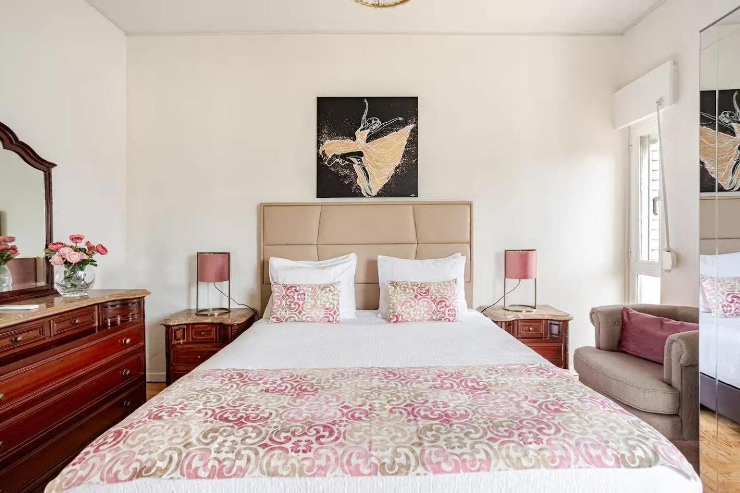 Bed in OLIVA 50 - 4 Bedrooms and Office - 3 Bathrooms - Near Lisbon Expo & Airport