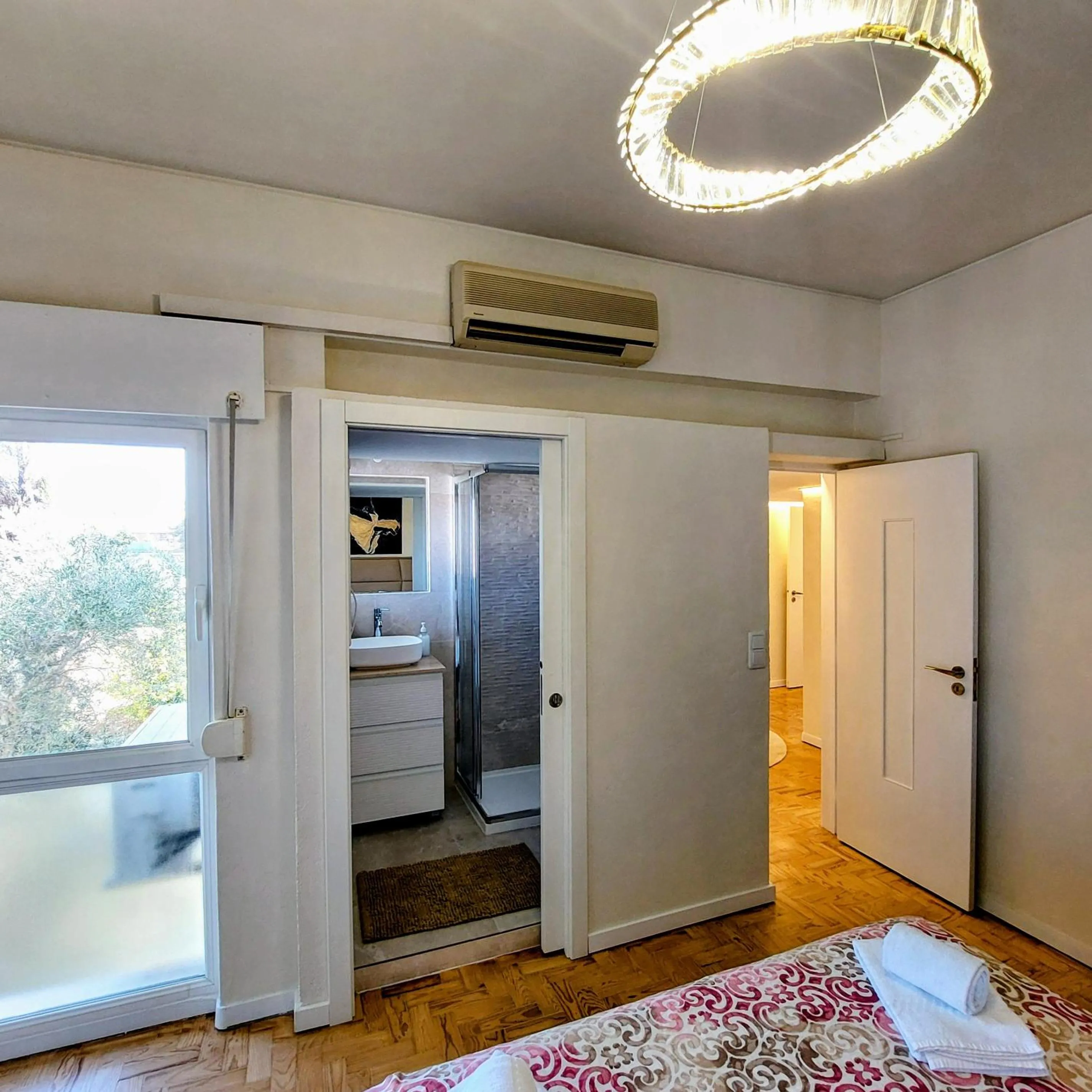 Bathroom in OLIVA 50 - 4 Bedrooms and Office - 3 Bathrooms - Near Lisbon Expo & Airport