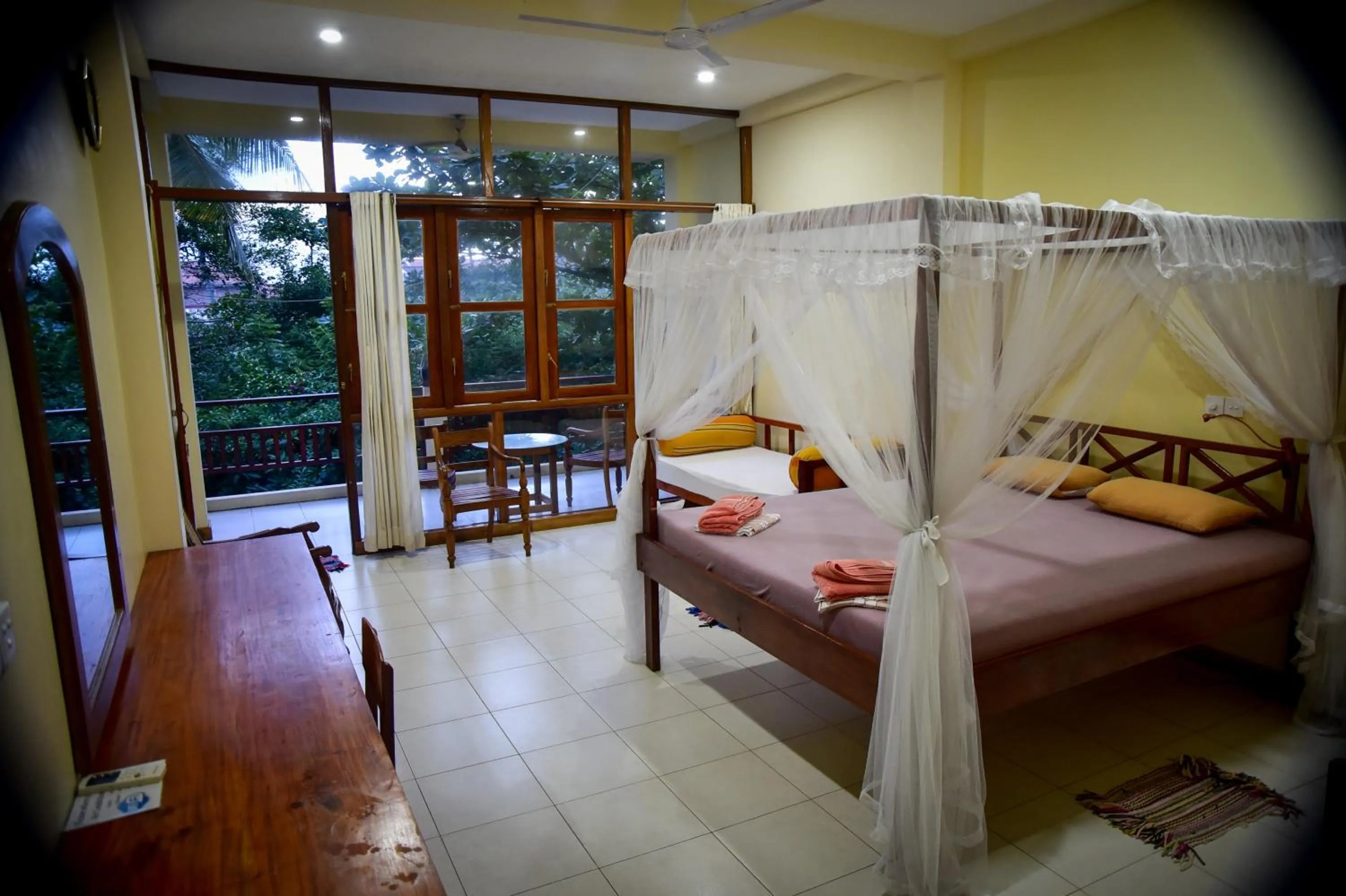 Balcony/Terrace, Bed in Hotel Finlanka