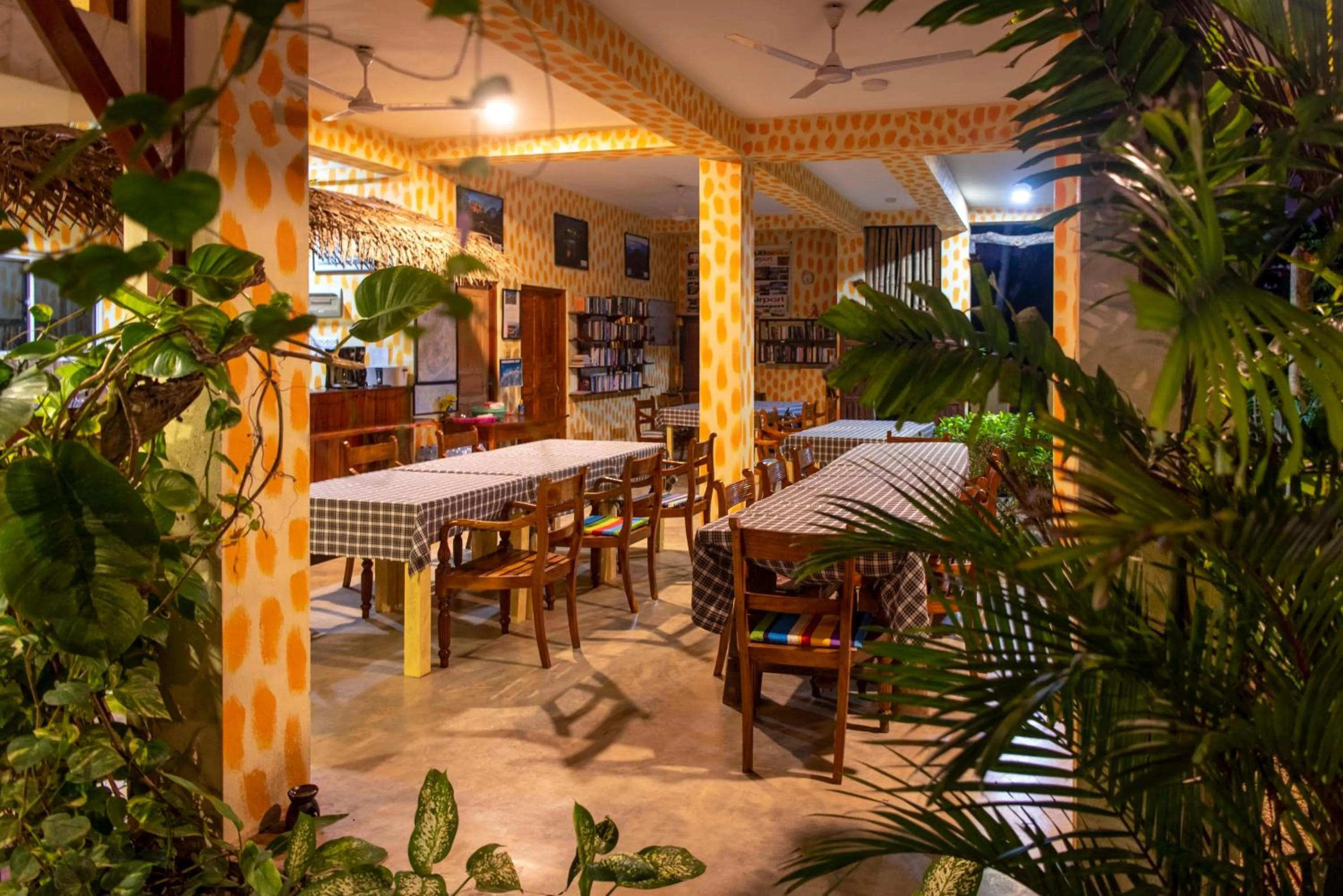 Restaurant/places to eat in Hotel Finlanka