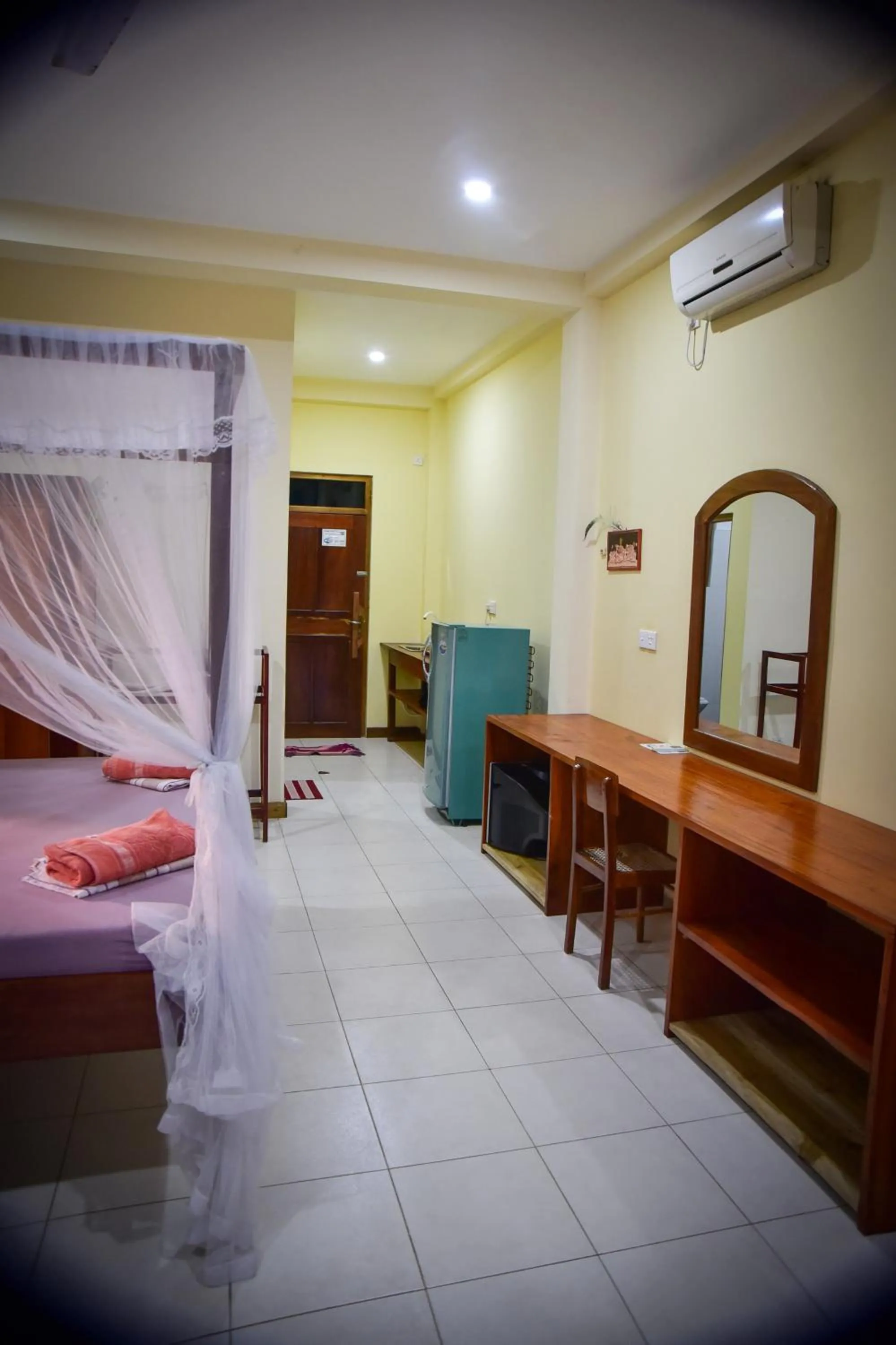Coffee/tea facilities, Bed in Hotel Finlanka