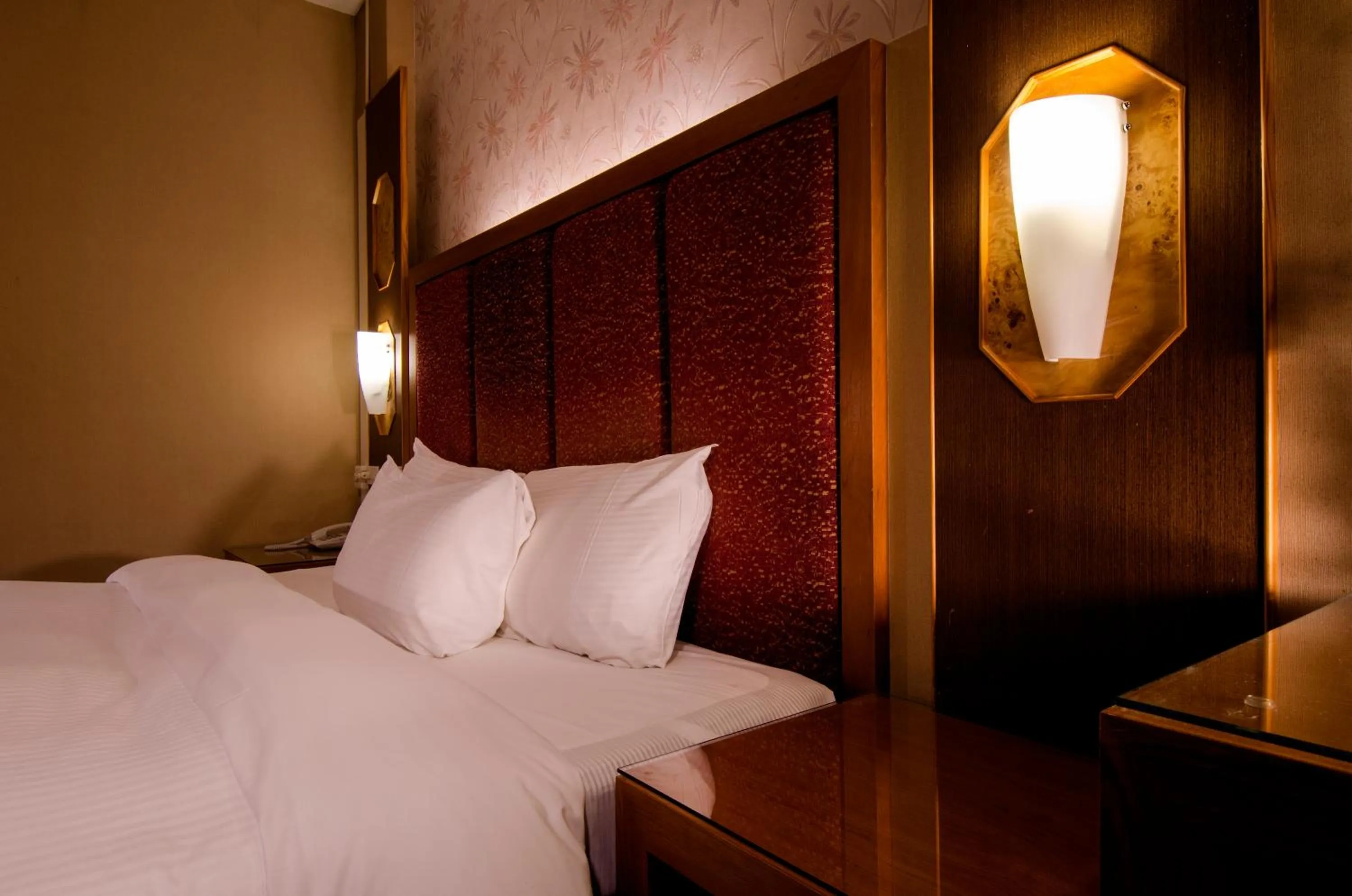 Bedroom, Bed in Wogo Hotel