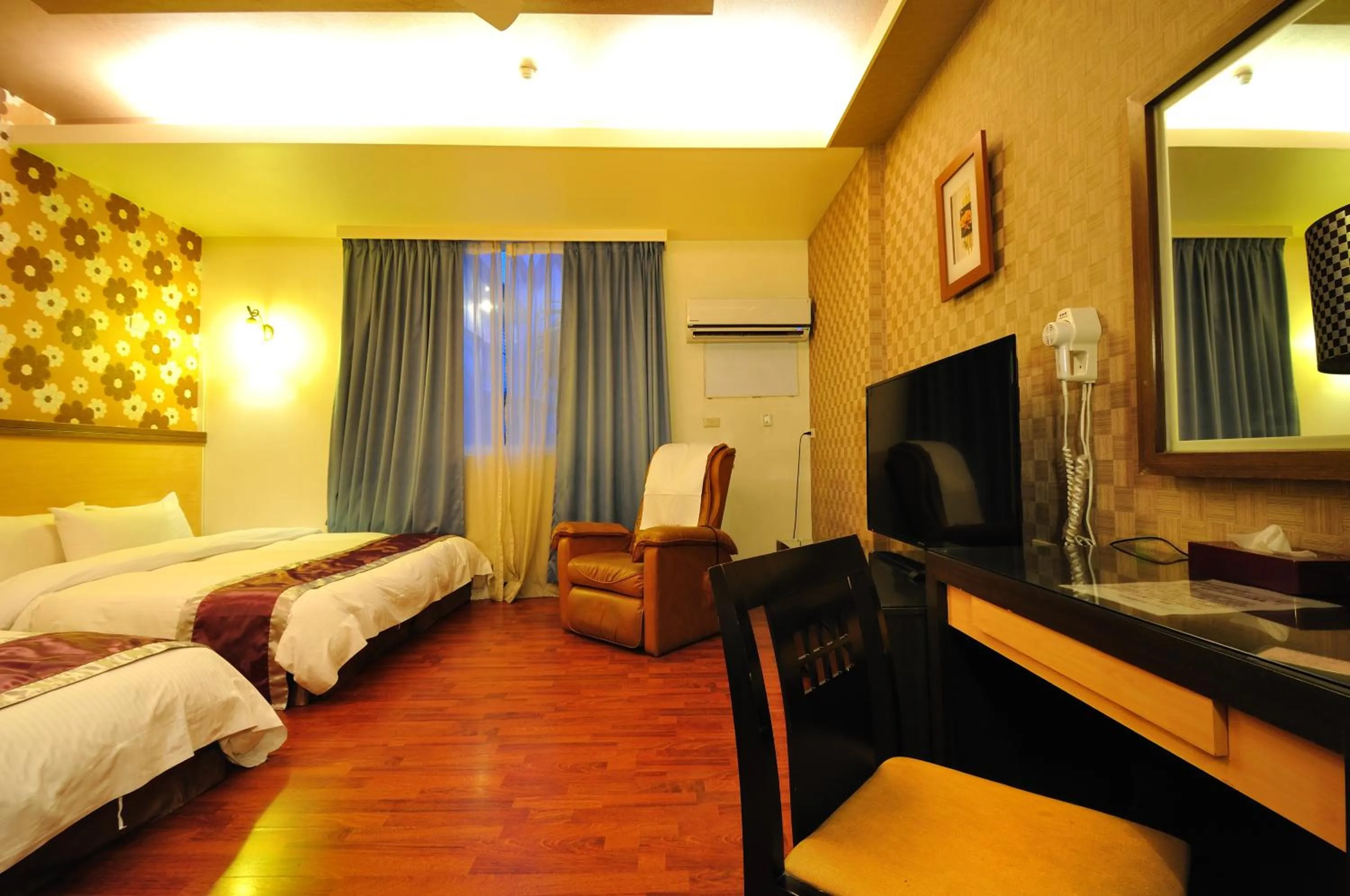 Photo of the whole room, Bed in Wogo Hotel