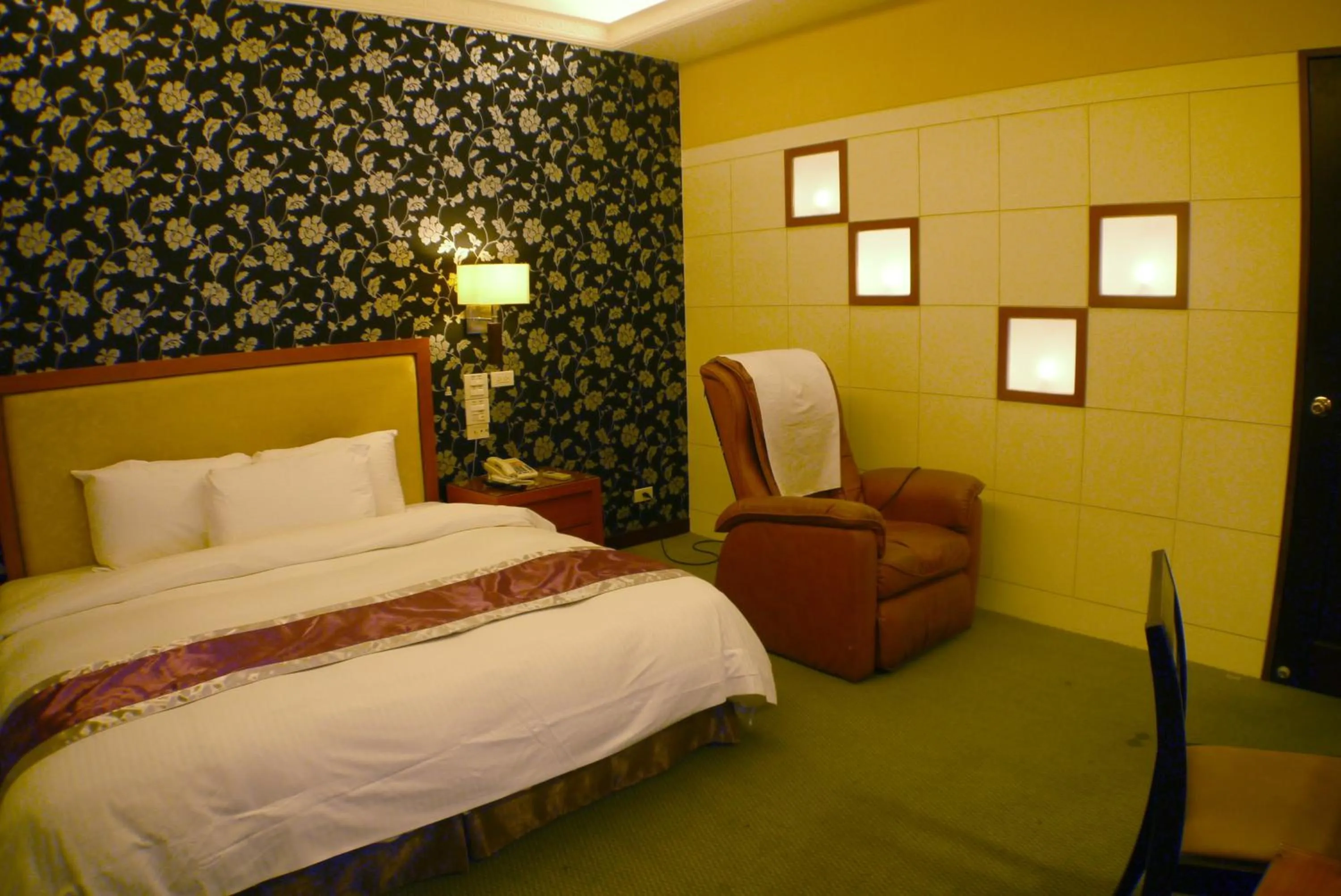 Photo of the whole room, Bed in Wogo Hotel