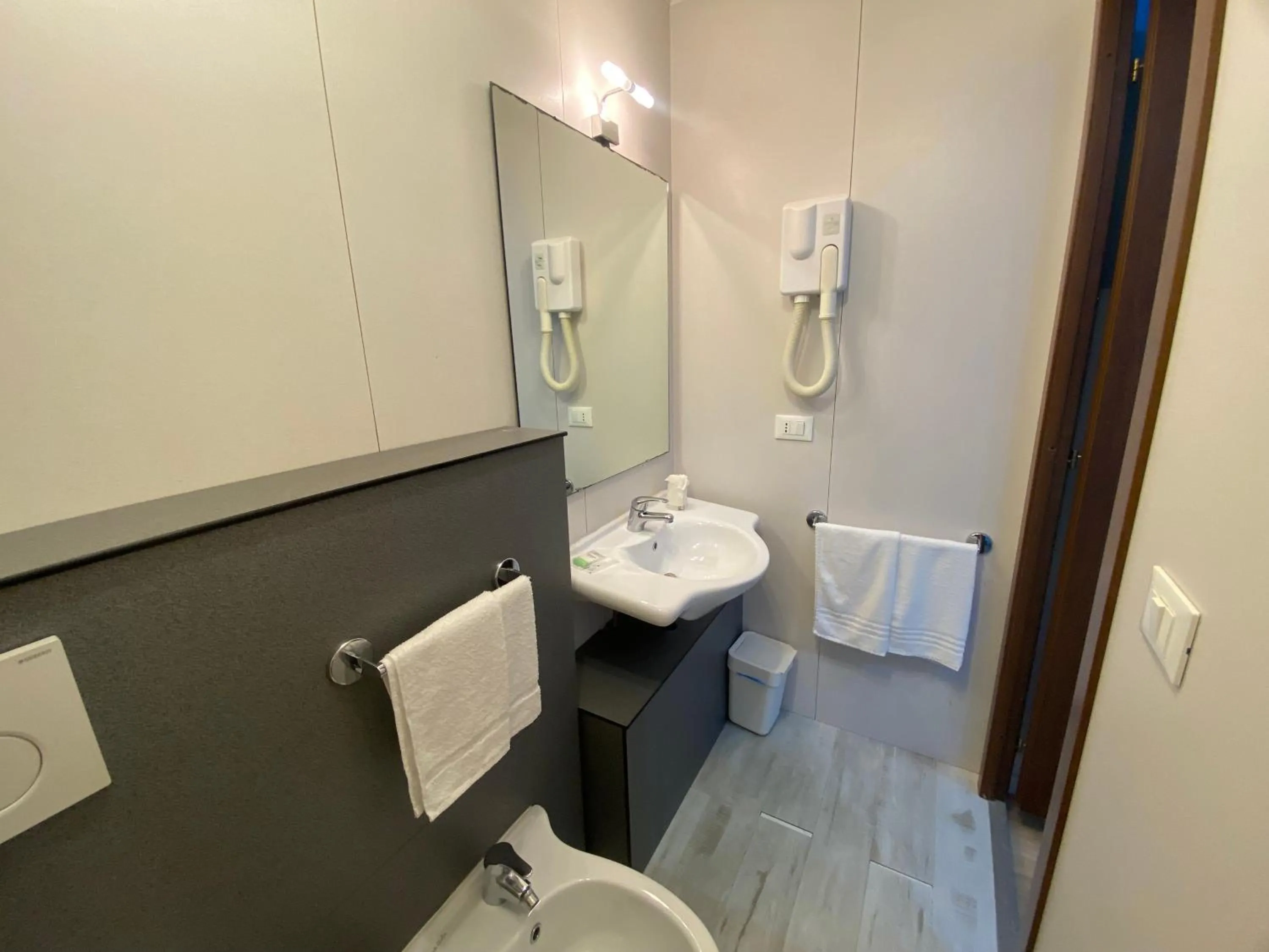 Bathroom in Londrino Sanremo